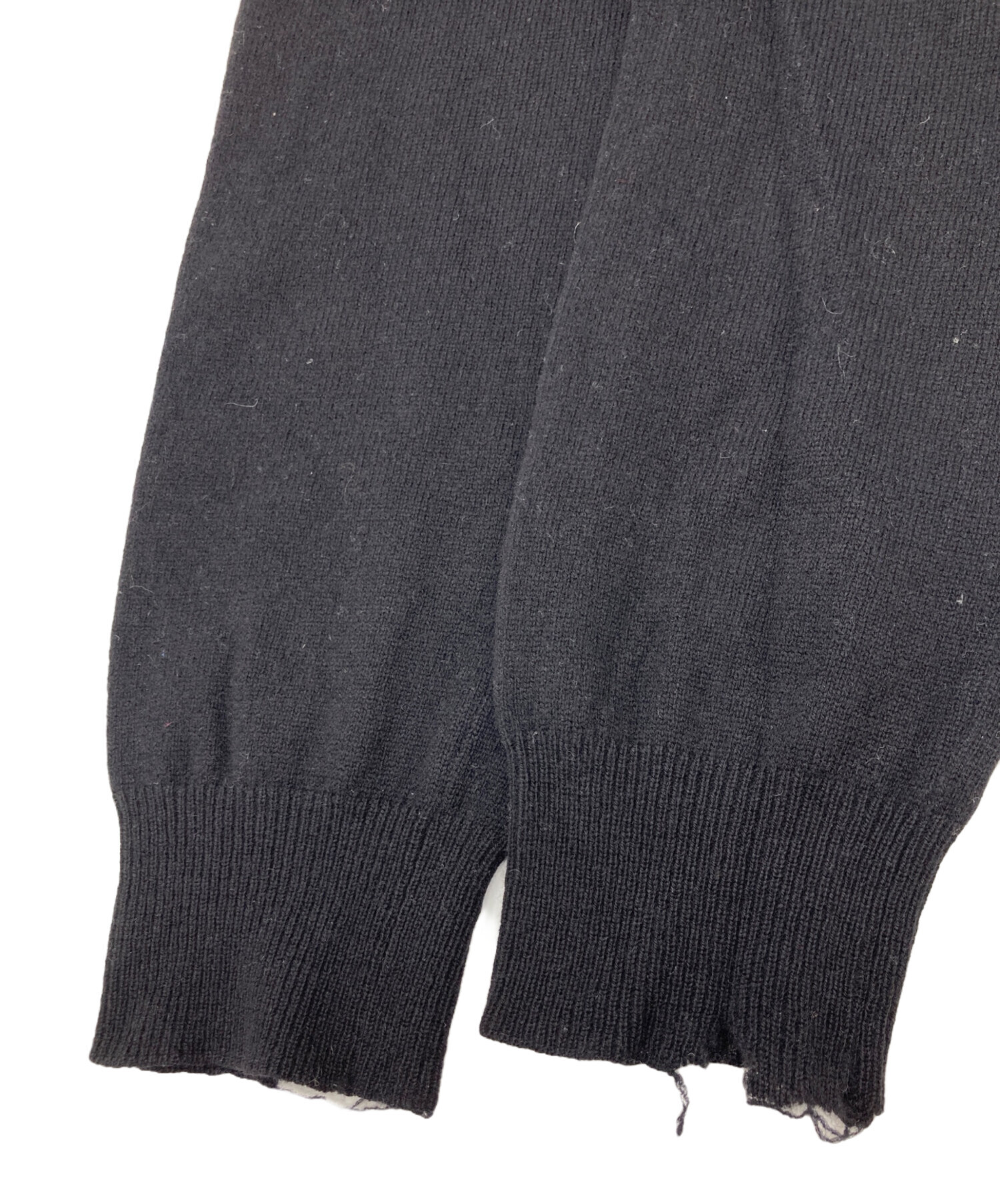 PLAY COMME des GARÇONS Vネックセーター S ブラック PLAY COMME des GARÇONS Vネックセーター S ブラック - メルカリ