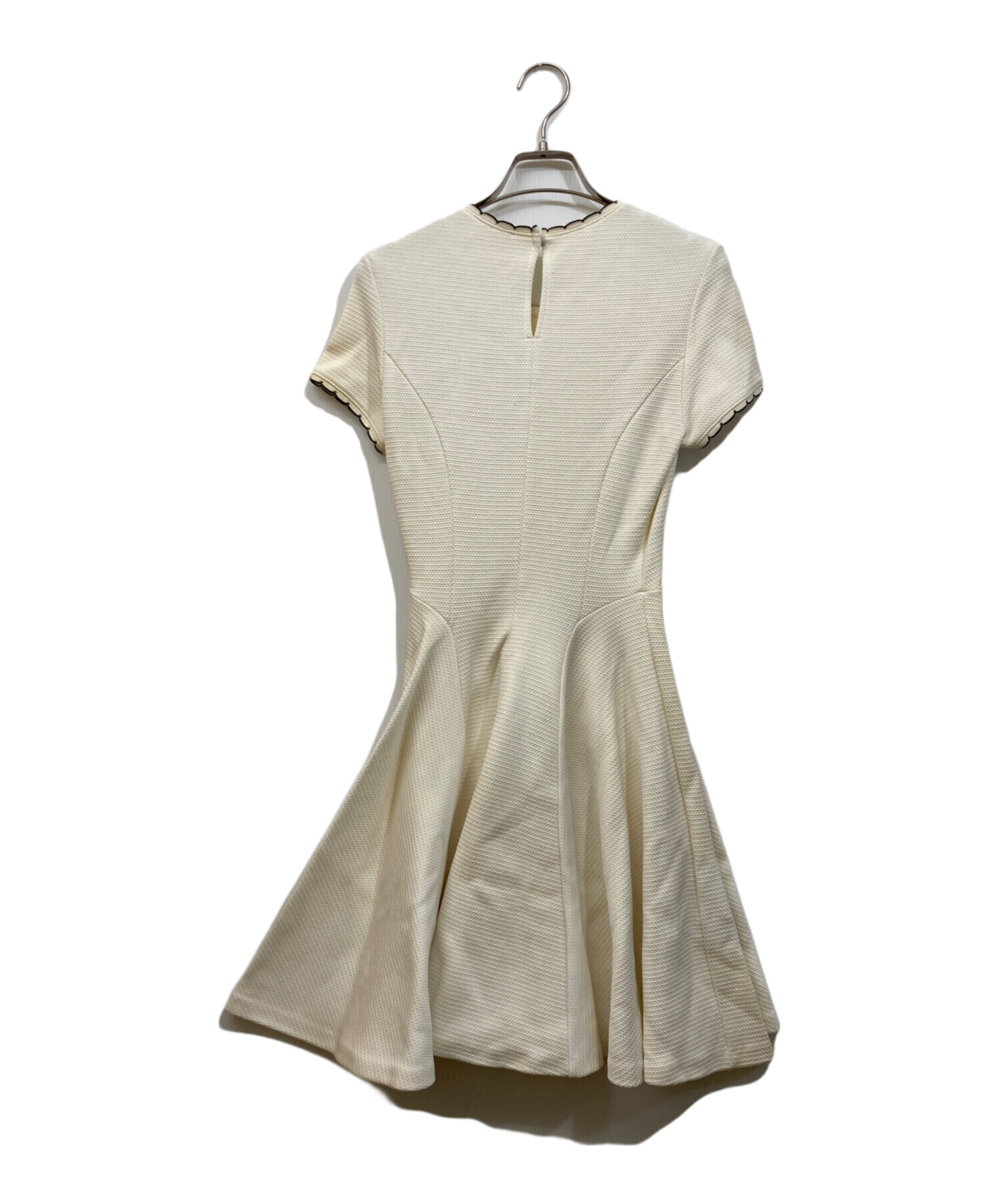 MIUMIU ミュウミュウ ワンピース 半袖 中古・古着通販】MIU MIU (ミュウミュウ) 半袖フレアワンピース