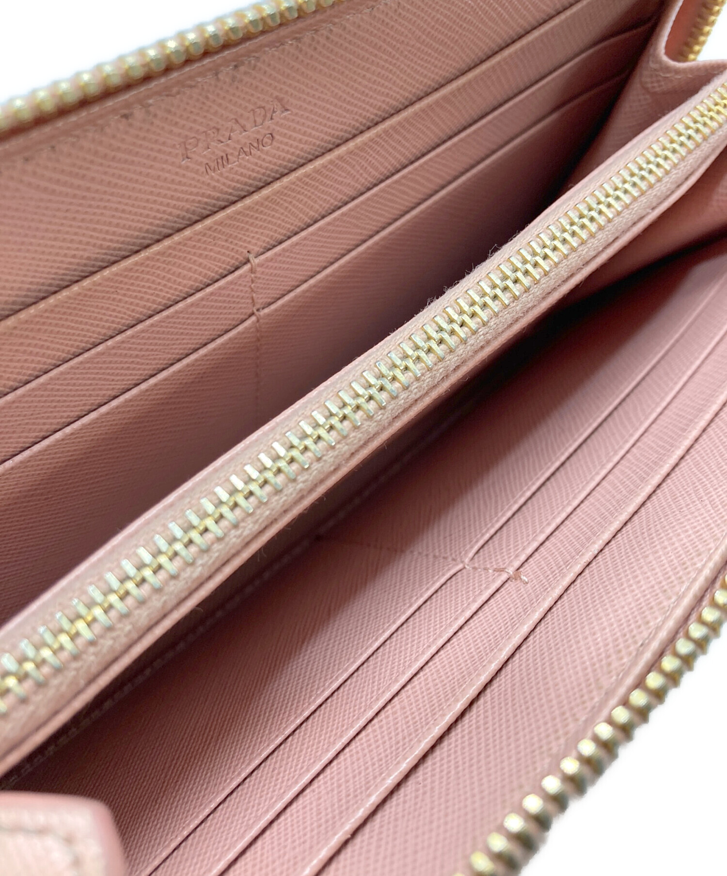 中古・古着通販】PRADA (プラダ) ラウンドジップ長財布 ピンク