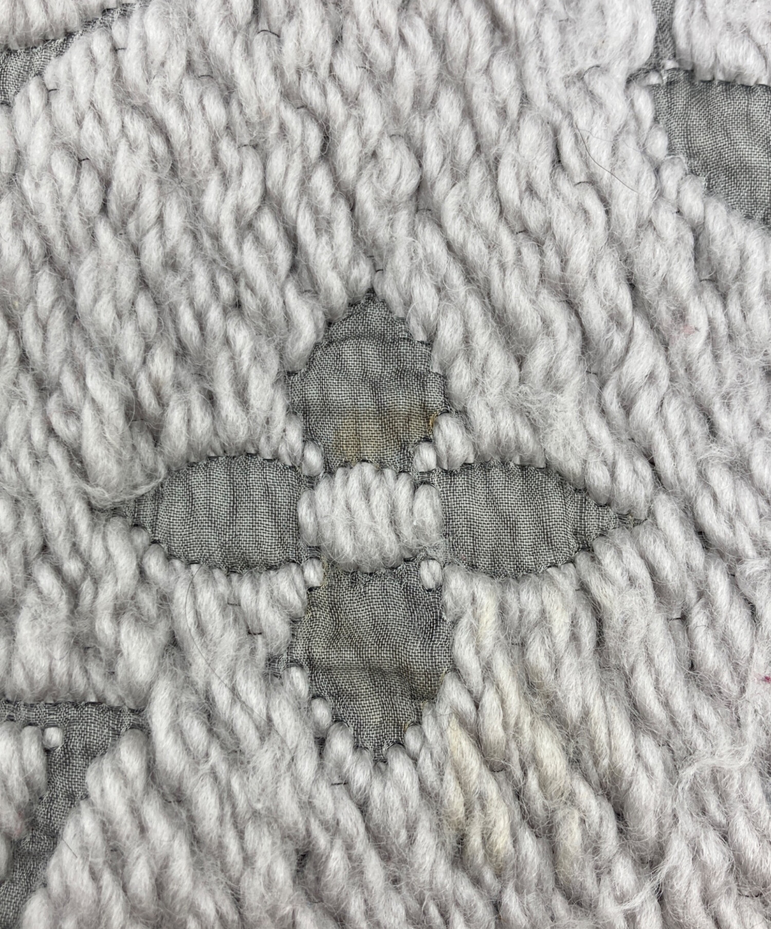 LOUIS VUITTON ロゴ刺繍 マフラー グレー 中古・古着通販】LOUIS VUITTON (ルイ ヴィトン) マフラー・LV