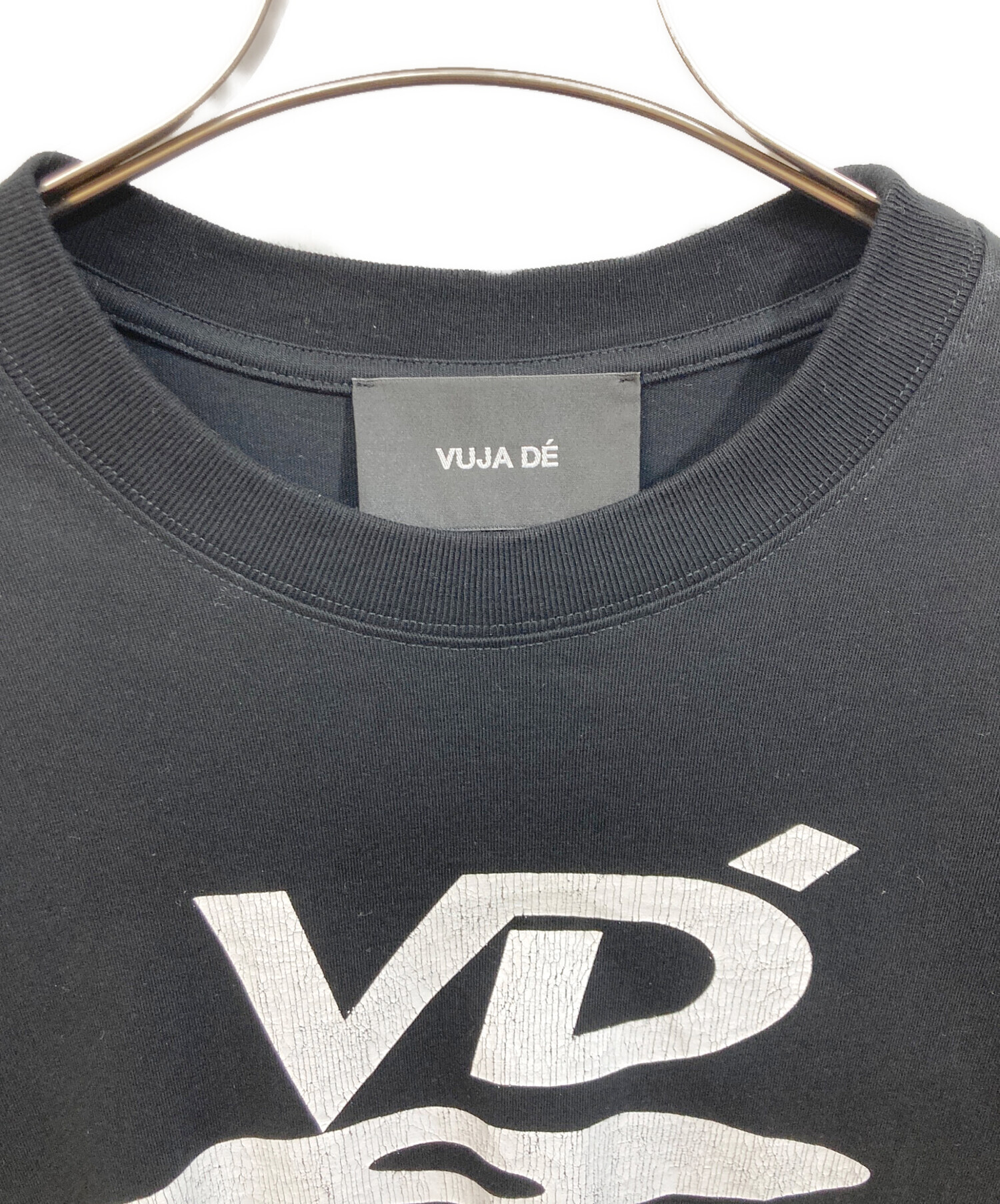 中古・古着通販】VUJA DE (ヴジャデ) VUJA DE VD LOGO T ブラック