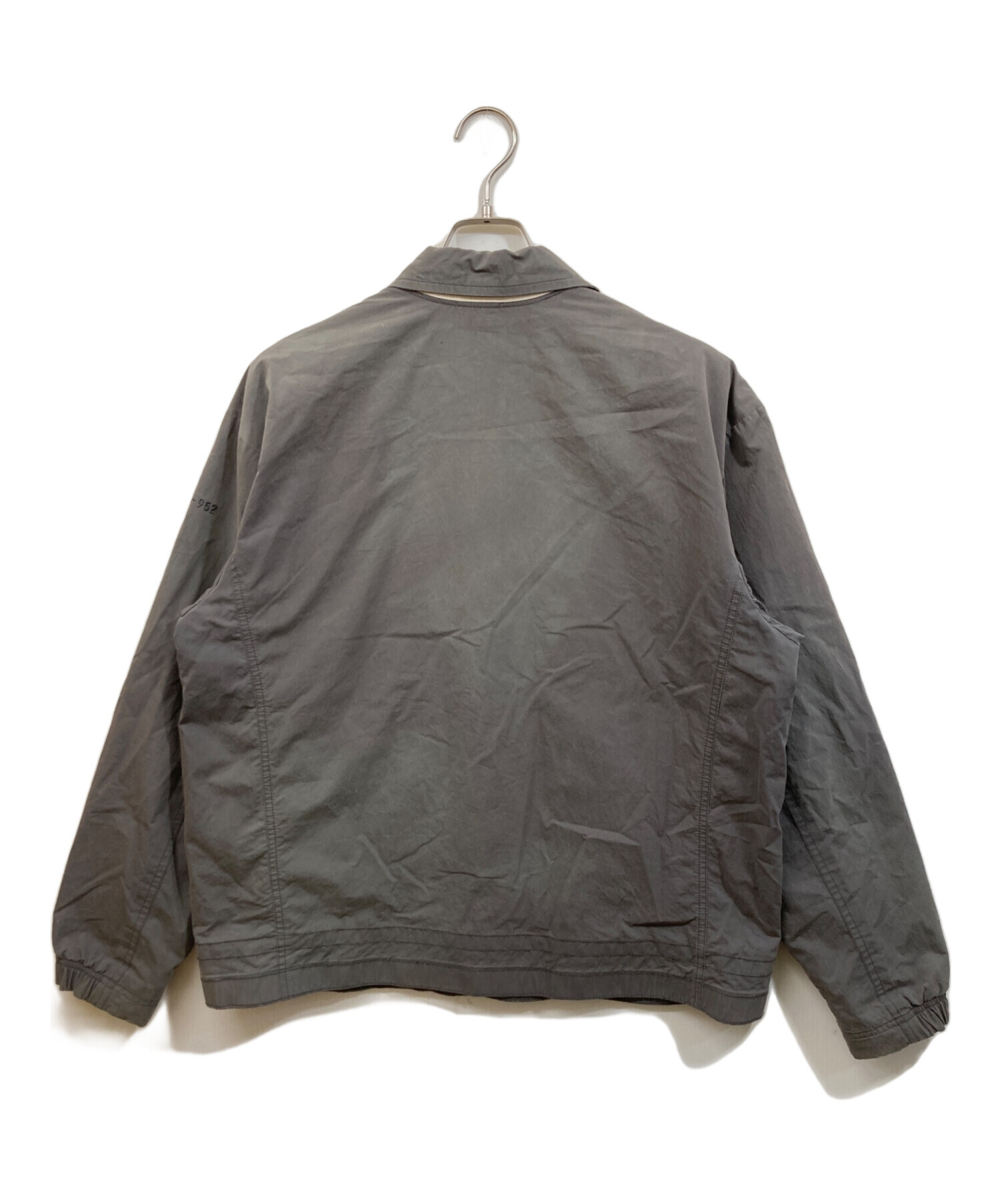 中古・古着通販】NIKE (ナイキ) ジップアップジャケット グレー サイズ