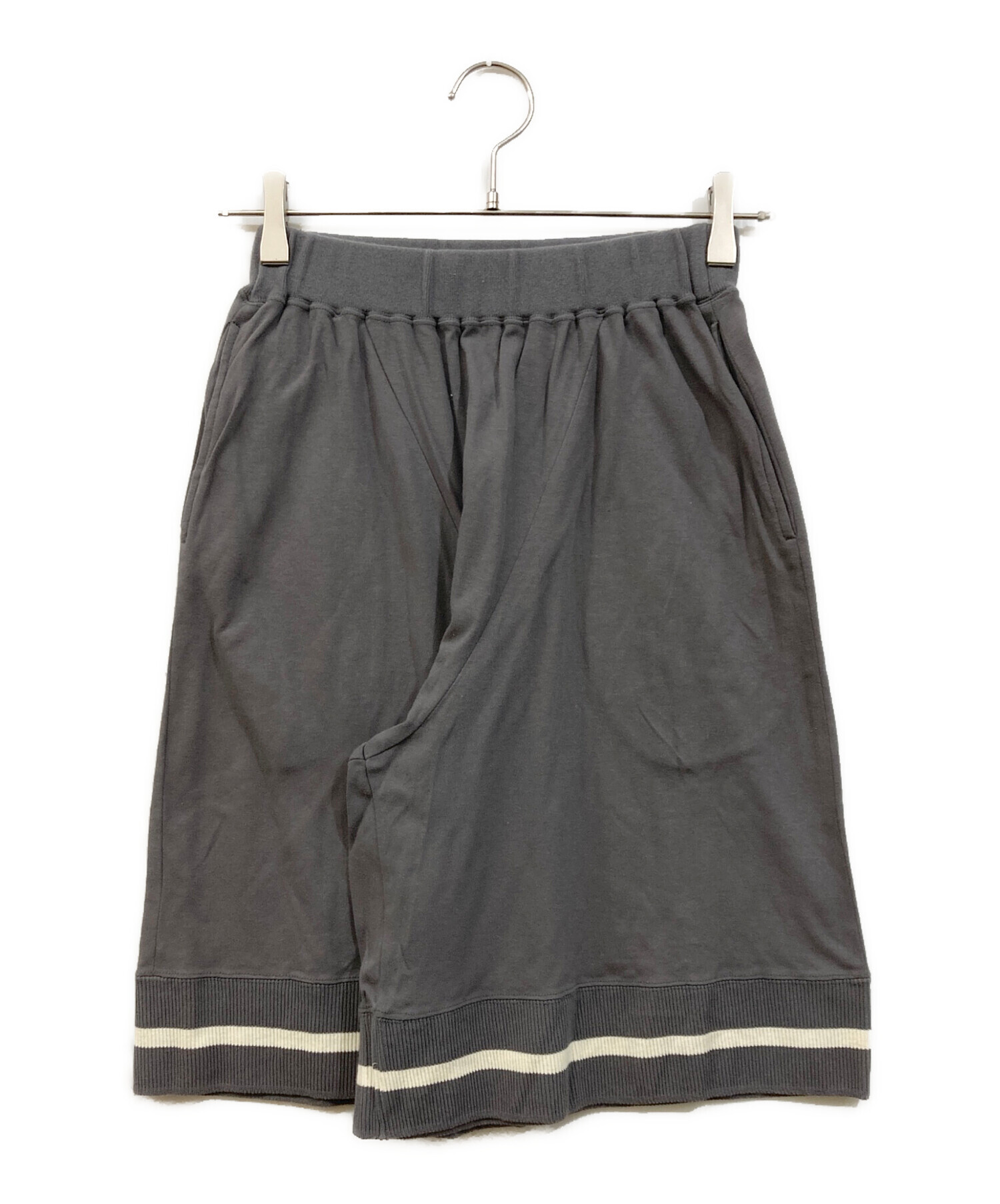 中古・古着通販】ISSEY MIYAKE (イッセイミヤケ) ハーフパンツ グレー