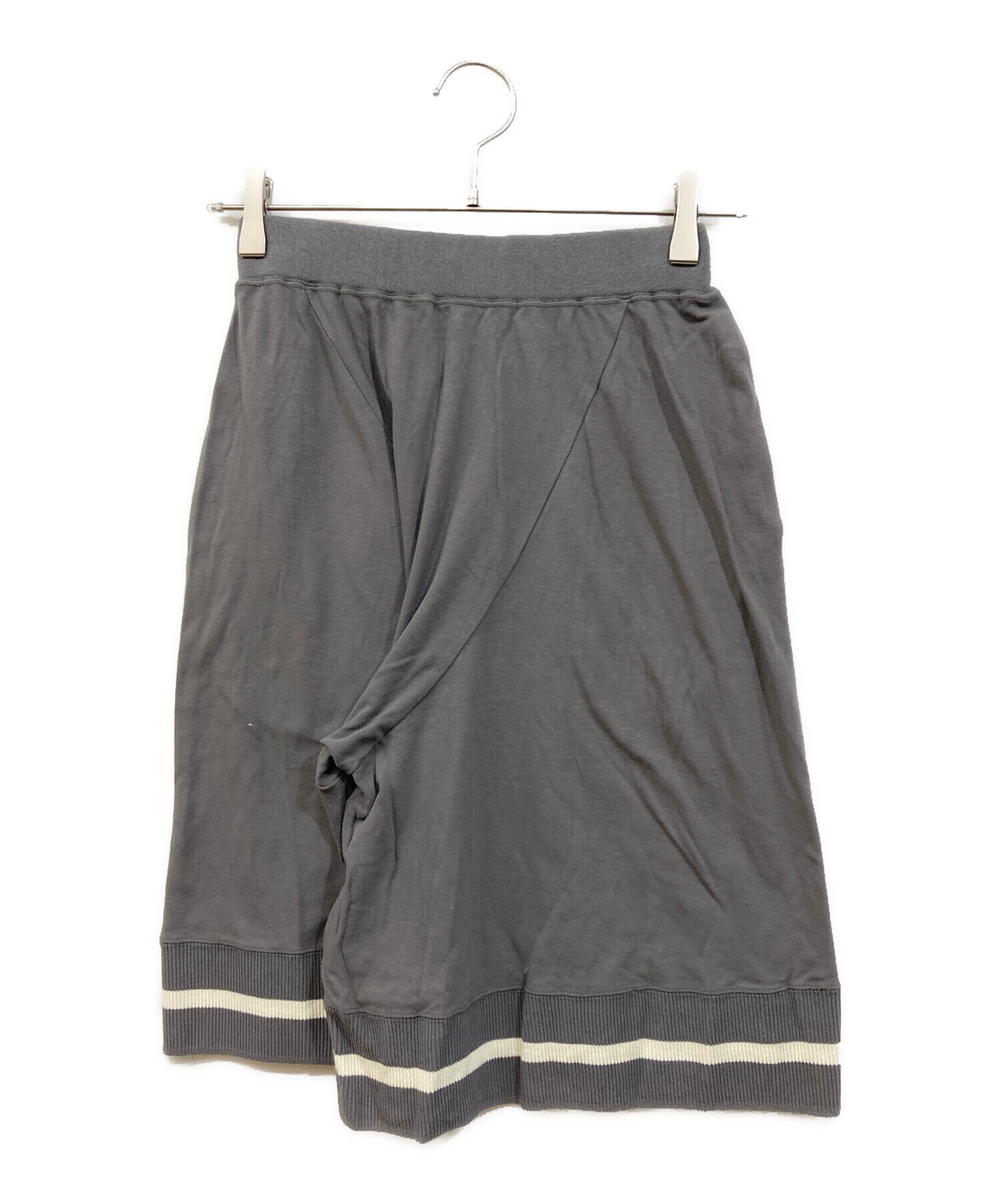 中古・古着通販】ISSEY MIYAKE (イッセイミヤケ) ハーフパンツ グレー