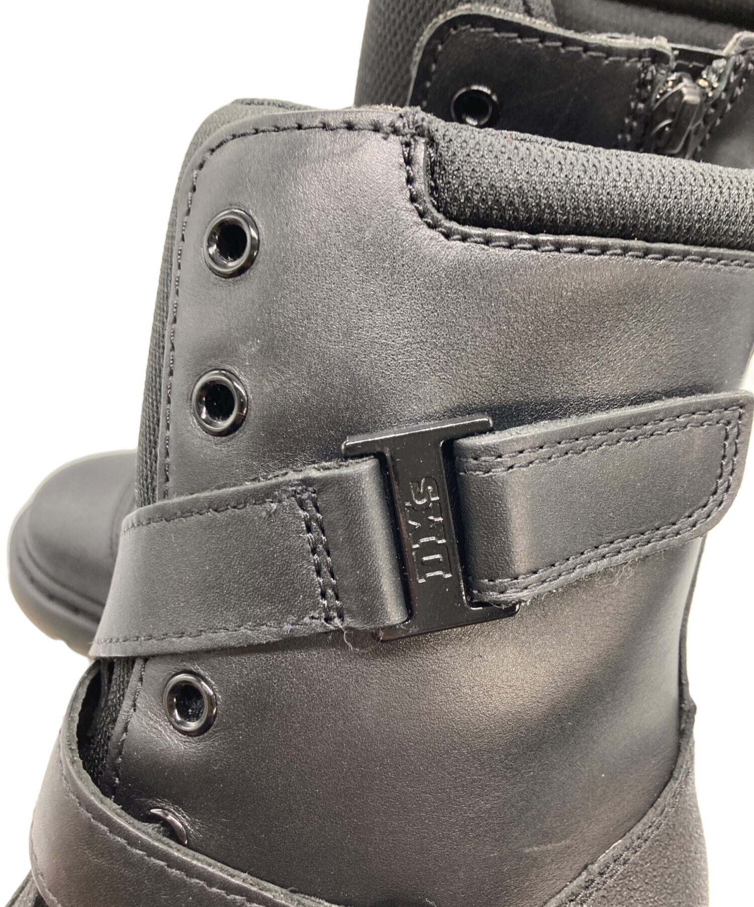 中古・古着通販】Dr.Martens (ドクターマーチン) CHESNEY TECH 8ホール