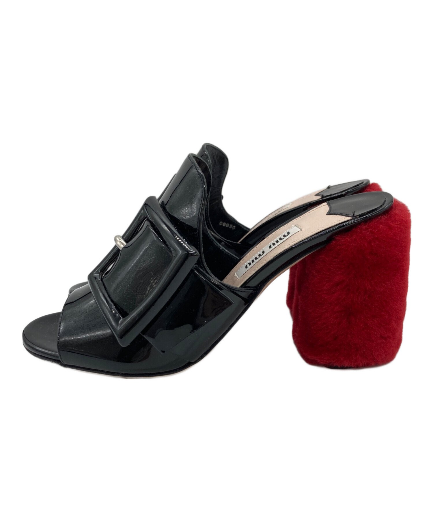 miumiuエナメル 黒 ポインテッドトゥ ミュール 中古・古着通販】MIU MIU (ミュウミュウ) キャンキーヒールエナメル