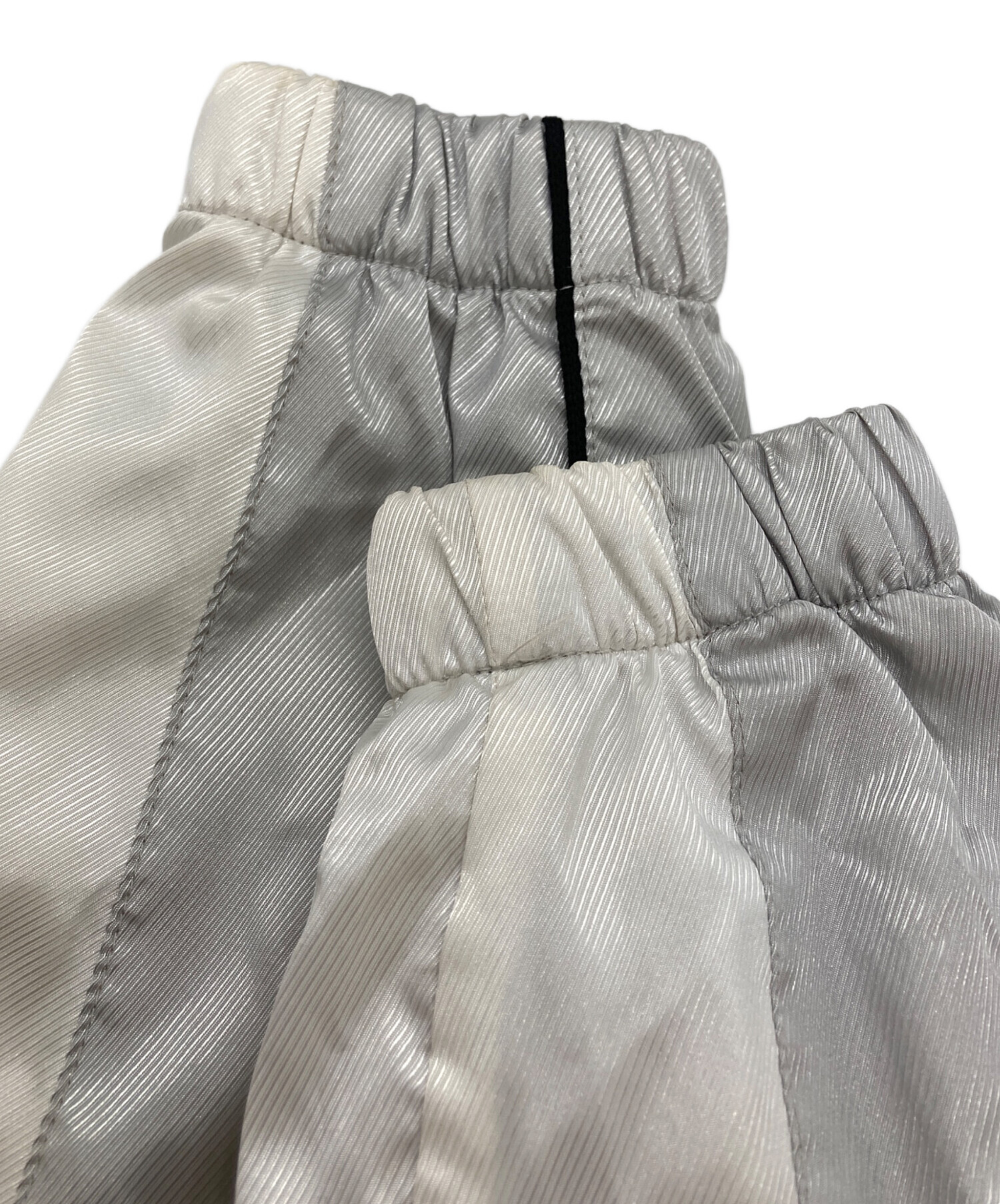 中古・古着通販】NIKE (ナイキ) ジップアップジャケット シルバー