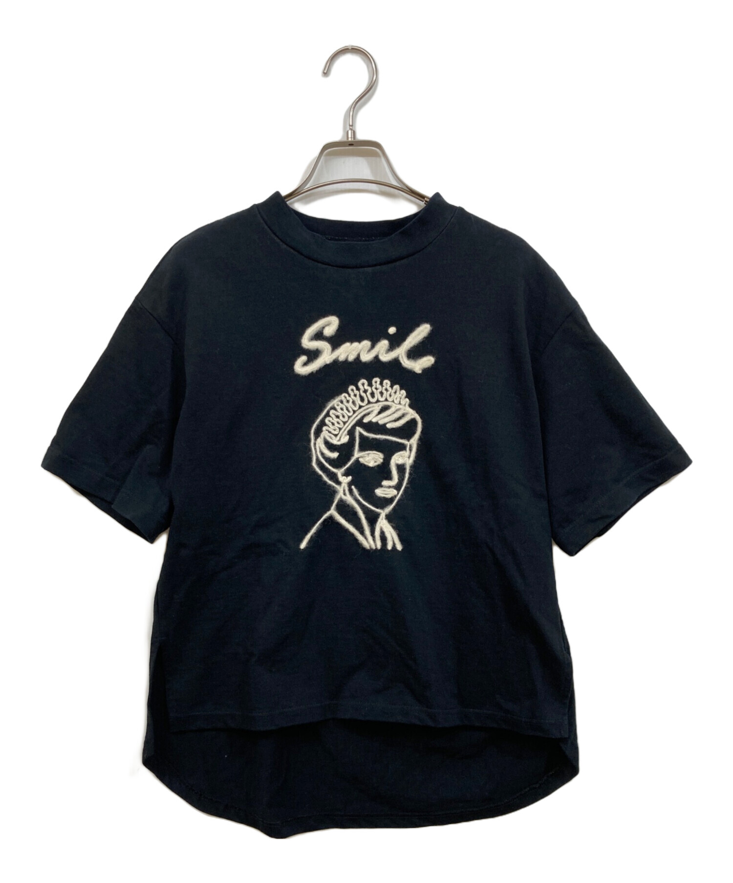 MUVEIL - 美品 MUVEIL ミュベール ミッフィープリント 半袖 Tシャツ カットソー サイズ38 ブラック レディース 古着 中古 USED 中古・古着通販】MUVEIL (ミュベール) smile刺繍Tシャツ ブラック