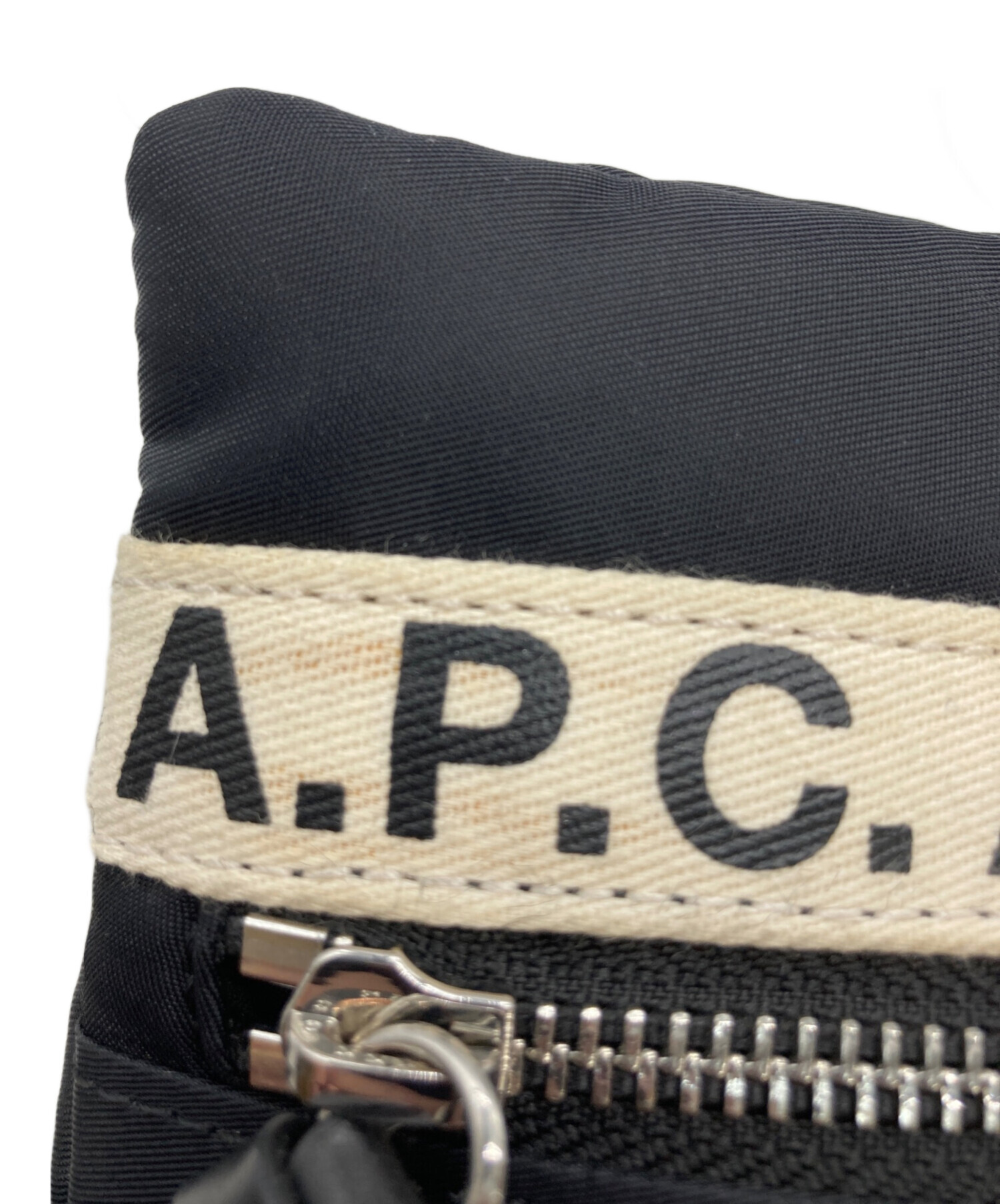 中古・古着通販】A.P.C. (アーペーセー) NECK POUCH REPEAT ブラック