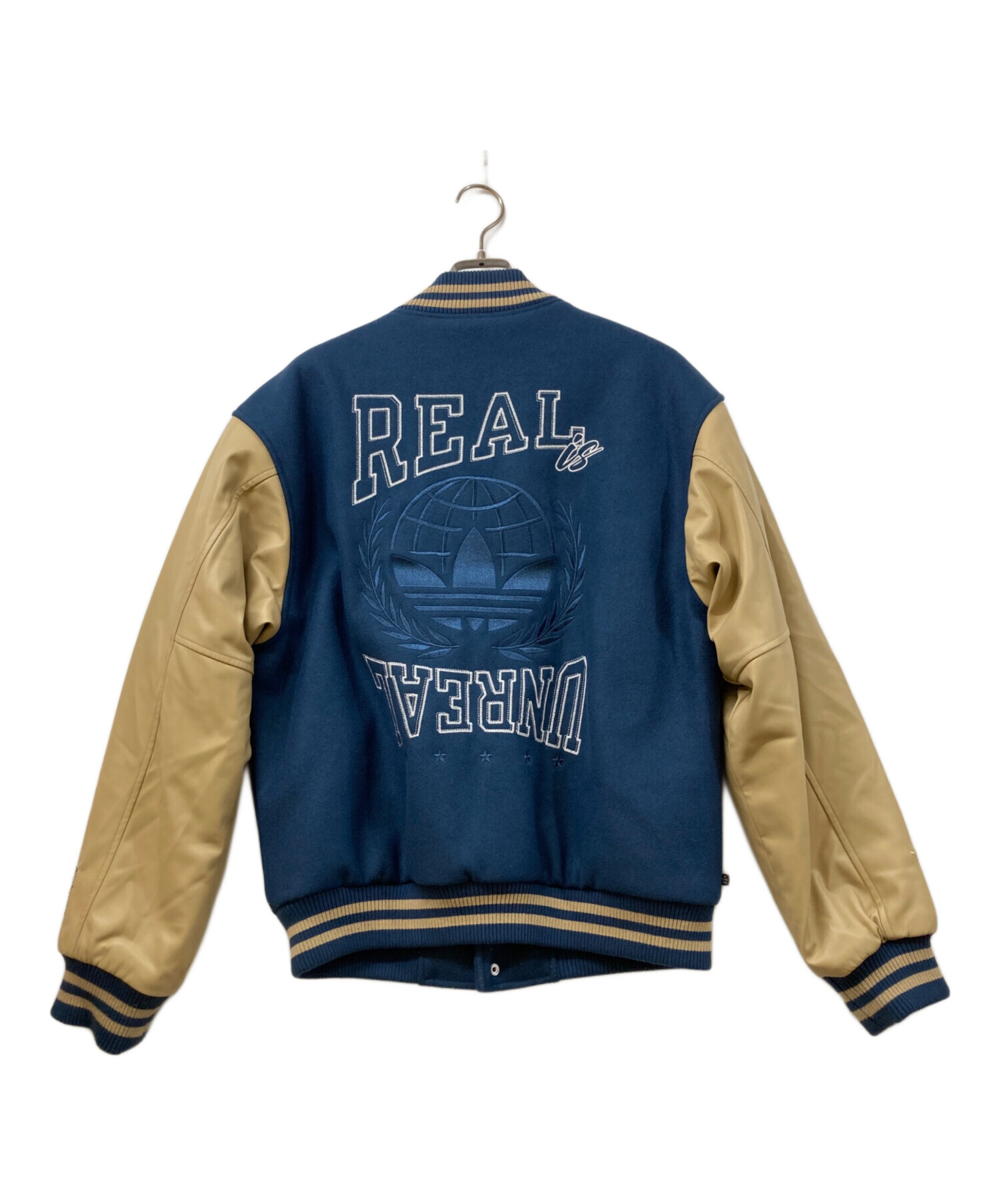 値下古着FM802 スタジャン　レザージャケットネイビークリーム 中古・古着通販】adidas Originals (アディダスオリジナル) MC VARSITY