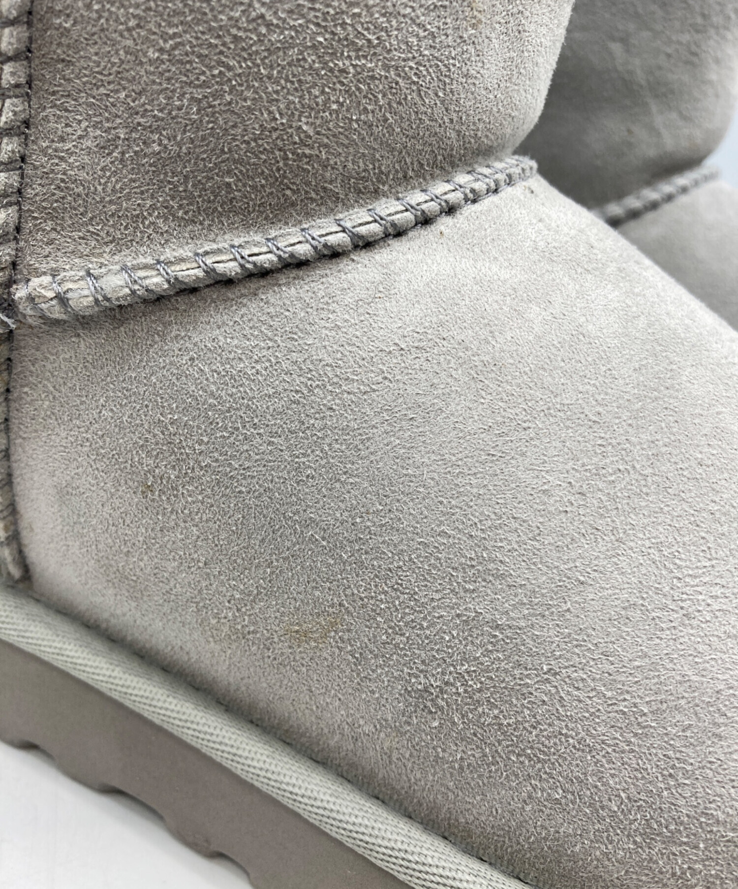 る*ぃ様 新品未使用UGG ムートンブーツ グレー 中古・古着通販】UGG (アグ) ムートンブーツ グレー サイズ:24 未使用