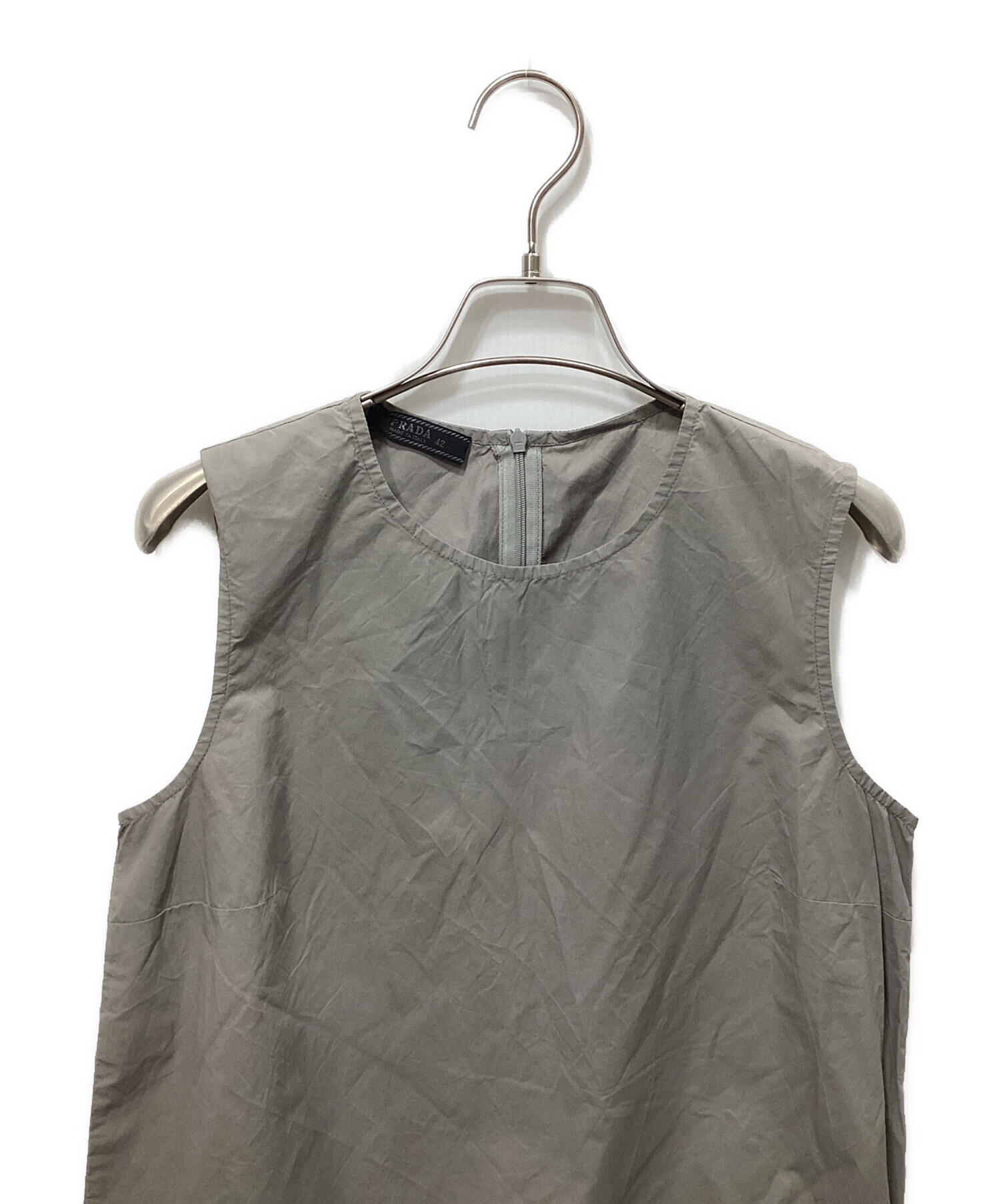 中古・古着通販】PRADA (プラダ) ノースリーブブラウス グレー サイズ 