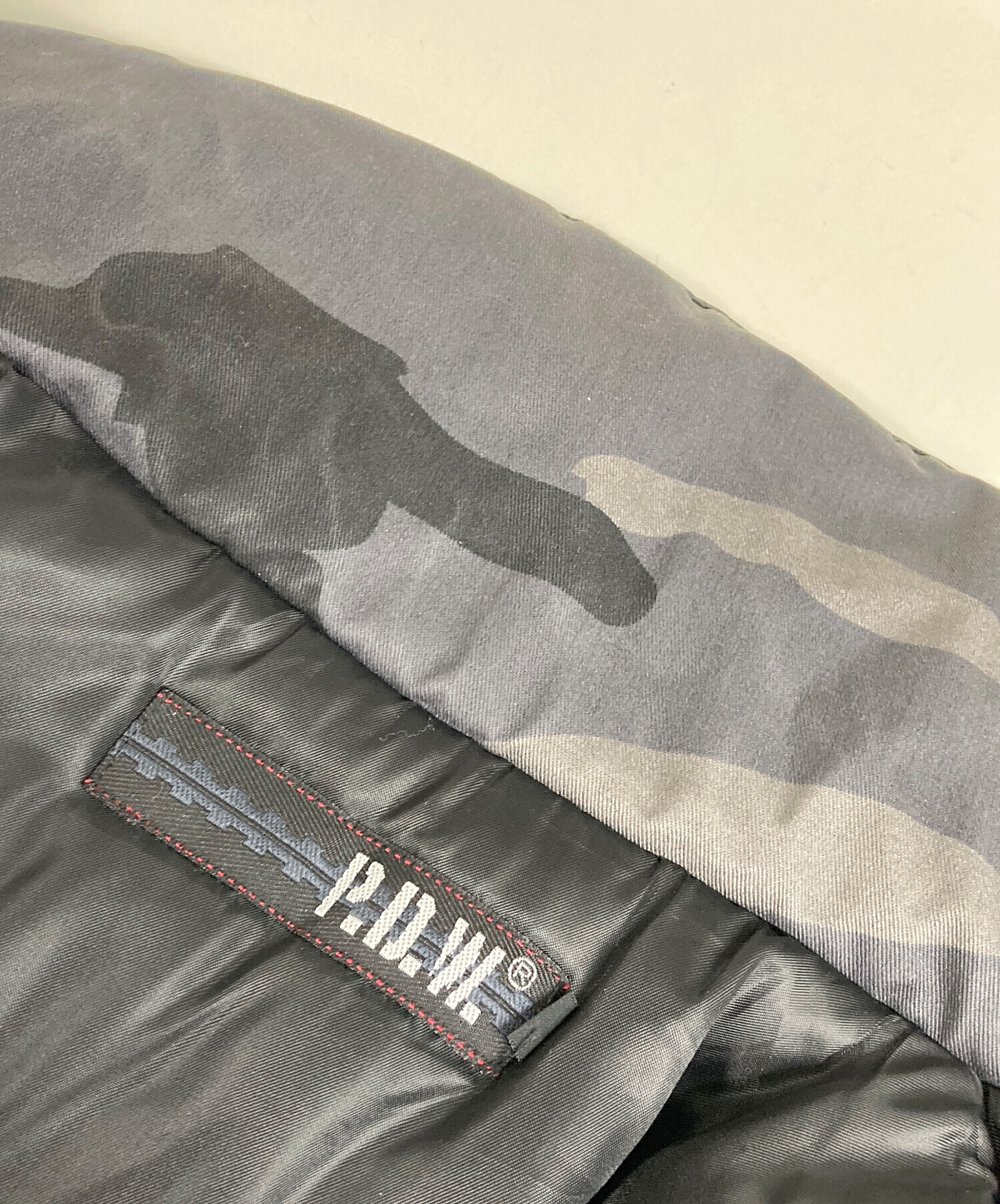 新品未使用タグ付きAVIREX迷彩キルティングベスト 新品未使用タグ付きAVIREX迷彩キルティングベスト