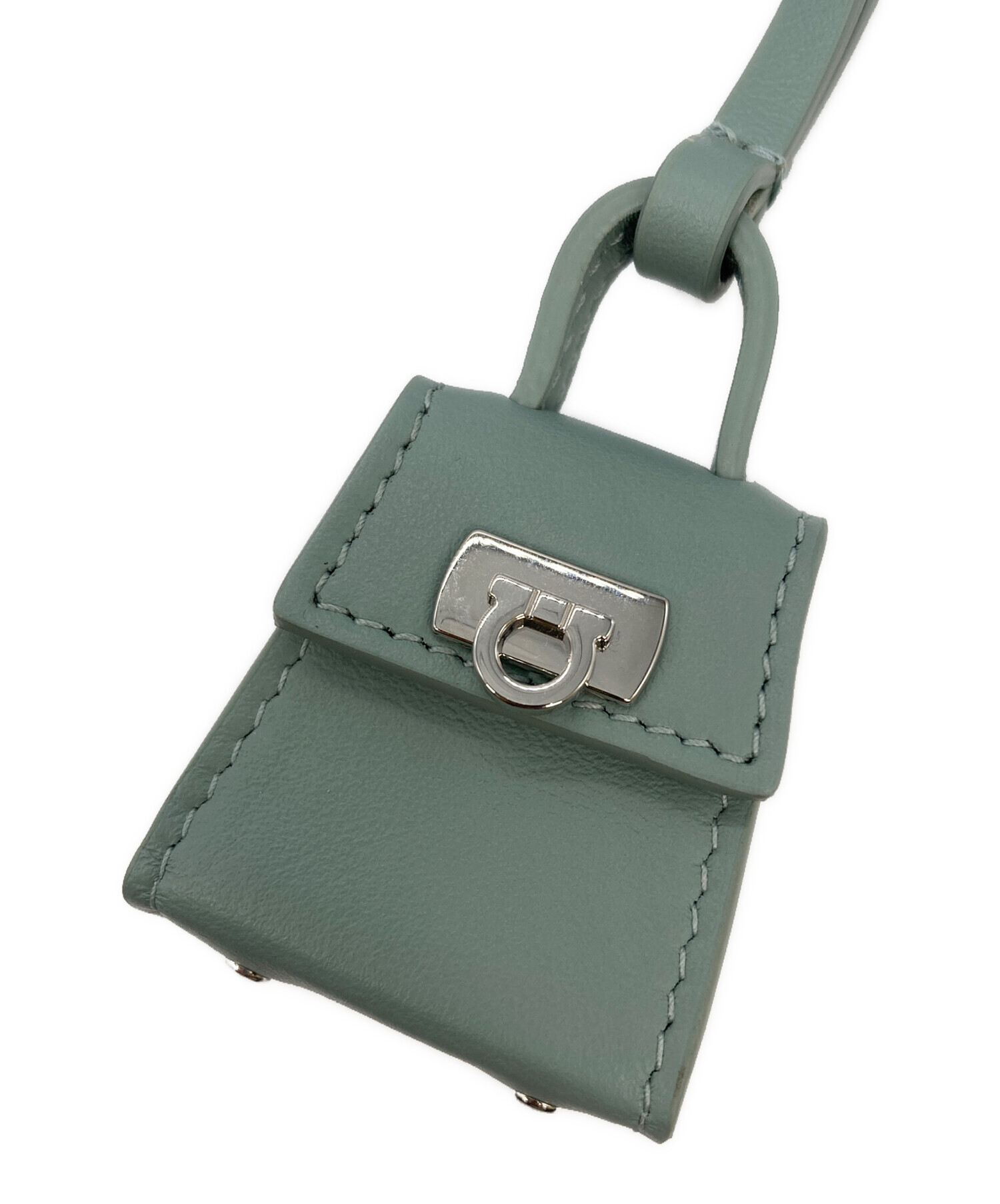 FERRAGAMO グリーン ミニチュアバッグ　チャーム　ハグバッグ 中古・古着通販】Ferragamo (フェラガモ) ガンチーニバッグチャーム