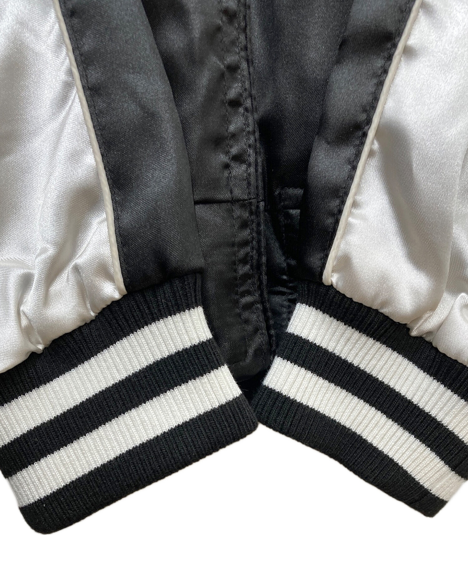 朧ページ 中古・古着通販】朧 (オボロ) 狼スカジャン ブラック サイズ:XL