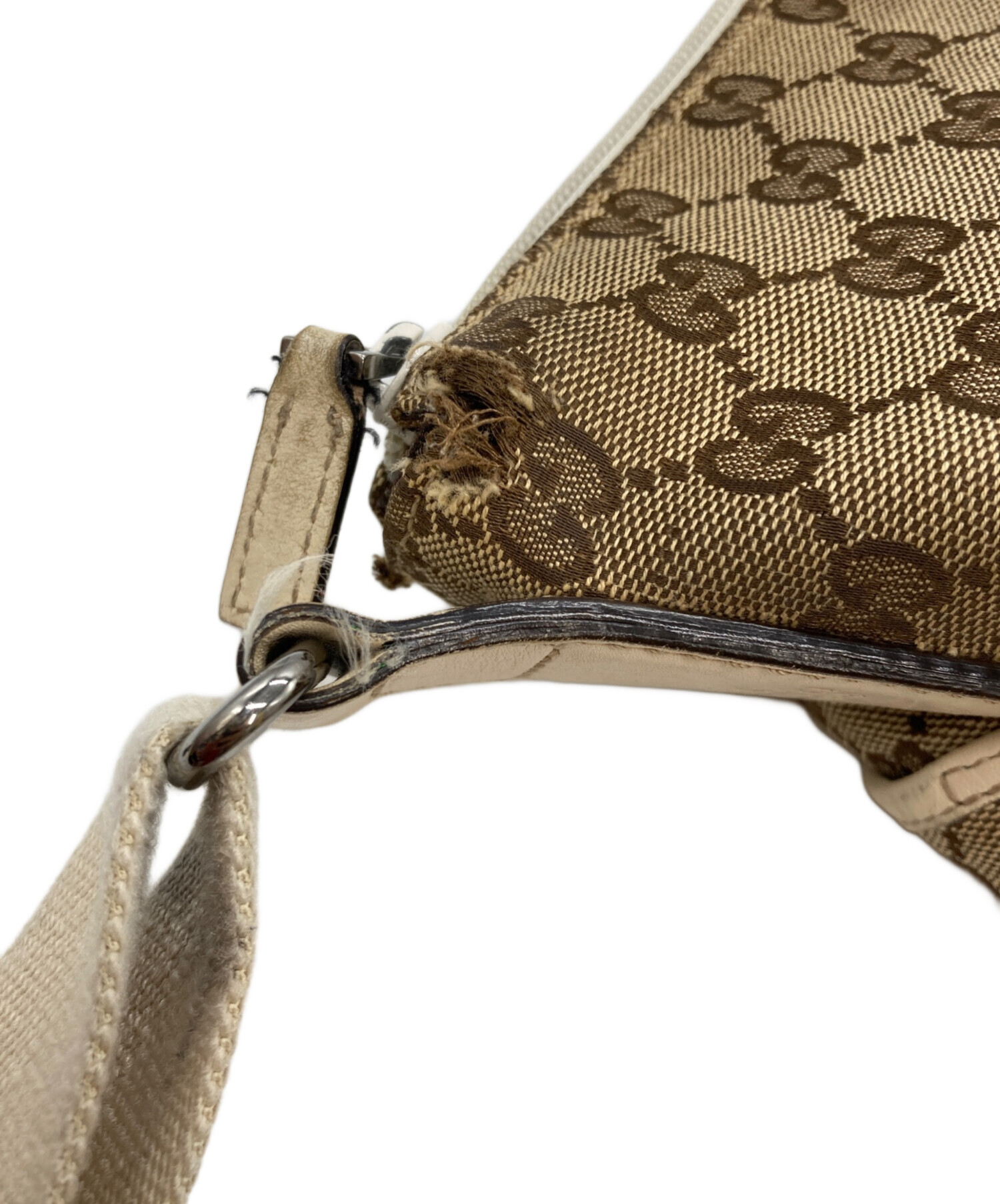 中古・古着通販】GUCCI (グッチ) GGキャンバス斜め掛けショルダー
