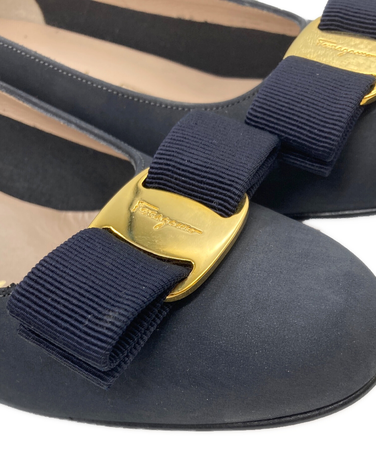 【サルヴァトーレフェラガモ】パンプス　ヴァラリボン ブルー　ゴールド金具 5 中古・古着通販】Salvatore Ferragamo (サルヴァトーレ フェラガモ