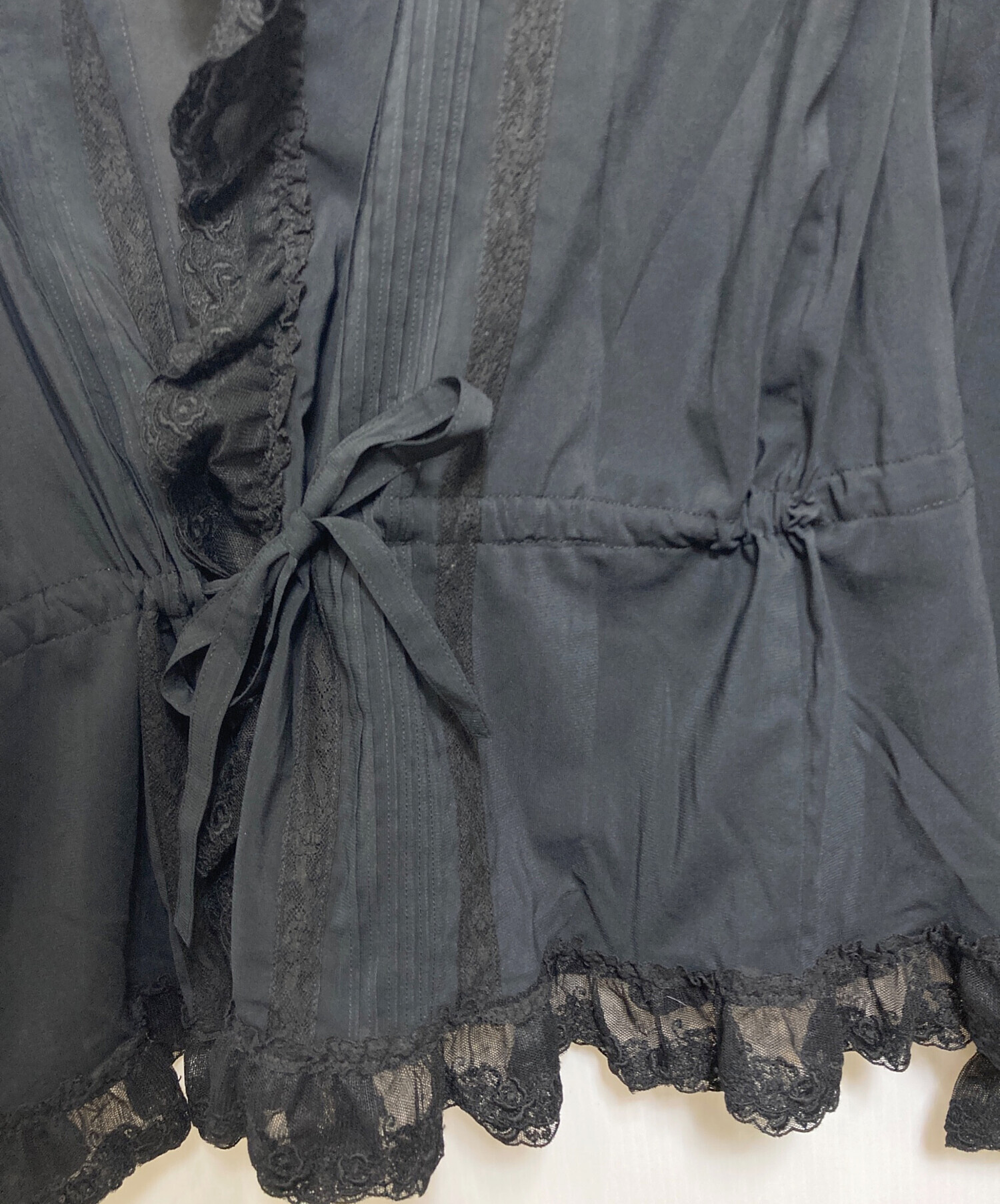 中古・古着通販】INGEBORG (インゲボルグ) フリルブラウス ブラック