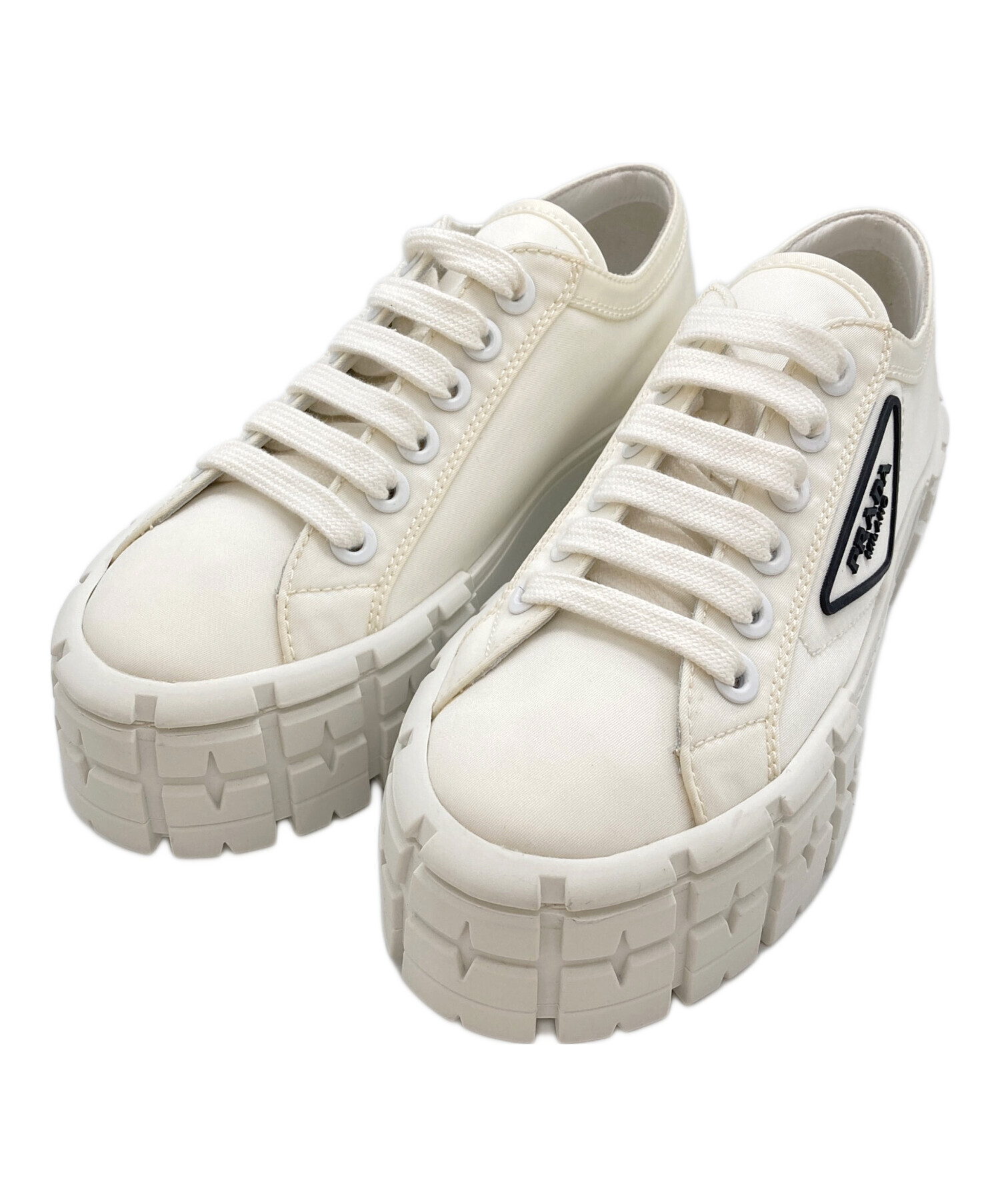 PRADA ホワイト スニーカー 361/2 中古・古着通販】PRADA (プラダ) ダブルホイール トライアングルロゴ