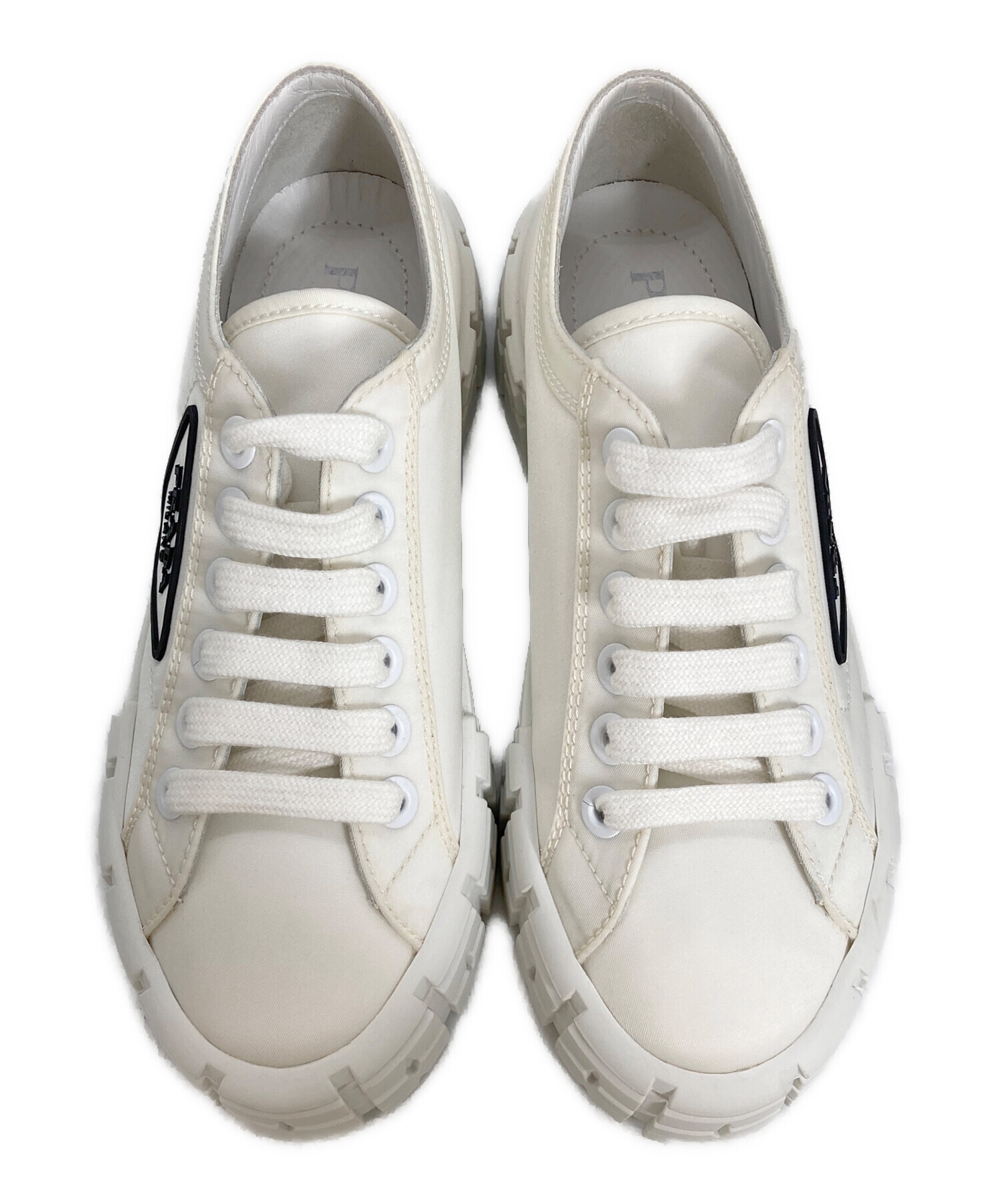 PRADA ホワイト スニーカー 361/2 中古・古着通販】PRADA (プラダ) ダブルホイール トライアングルロゴ