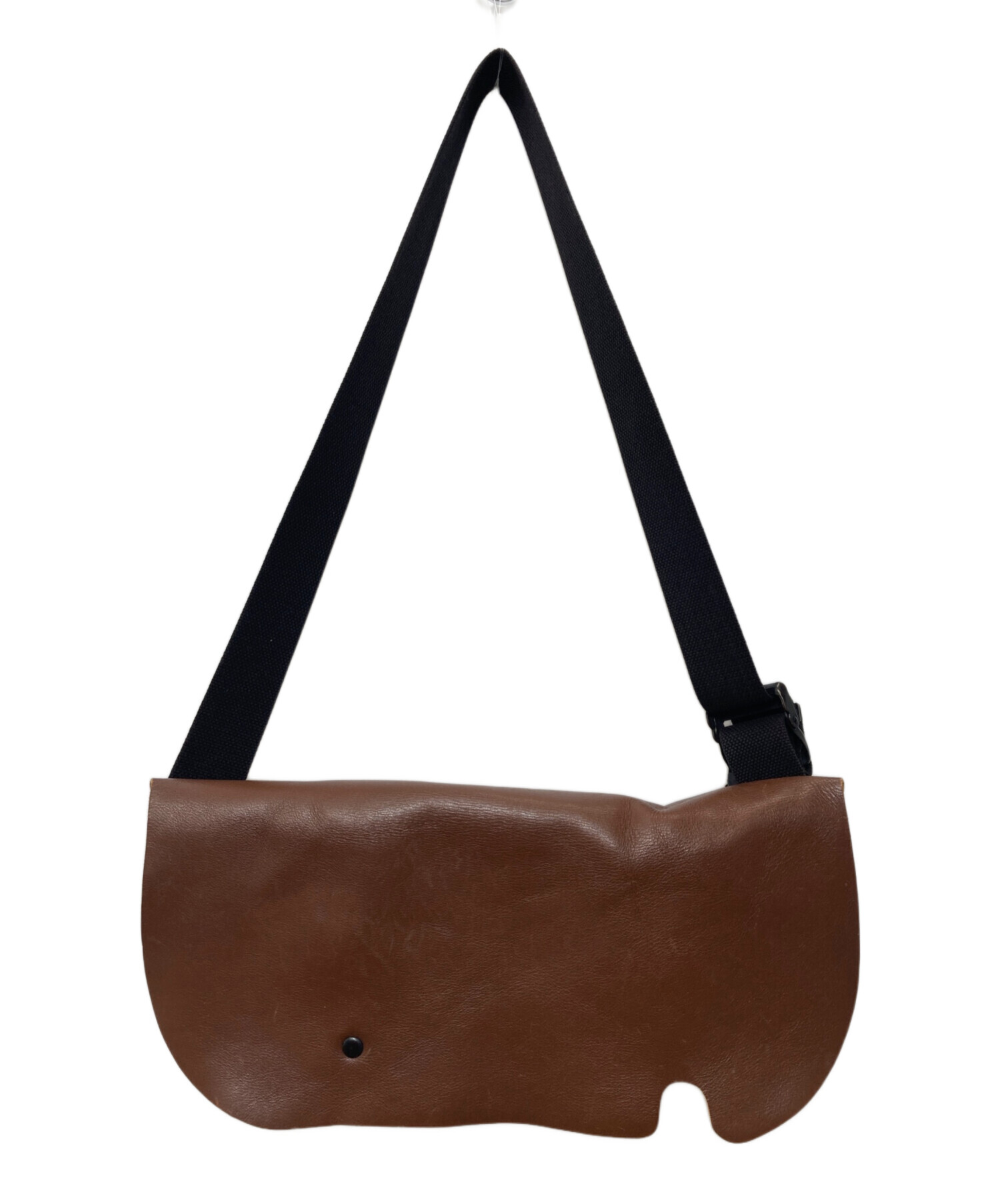 ほぼ未使用// Uni&Co. 牛革メッセンジャーバッグ/Camel 中古・古着通販】Uni&co (ユニアンドコー) メッセンジャーバッグ