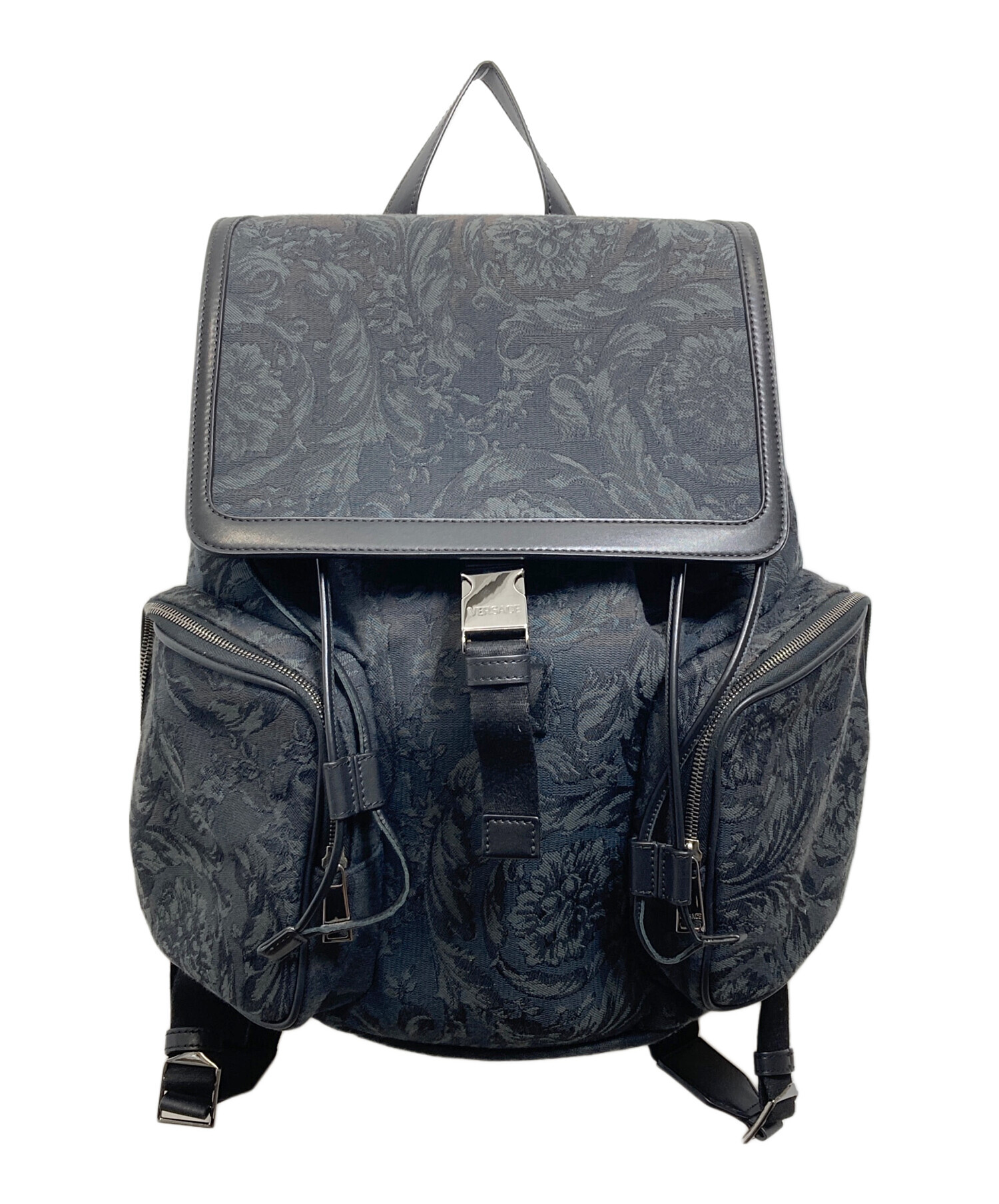 希少　ヴェルサーチ　バロック　バロッコ　総柄　デニム　現行　31 中古・古着通販】VERSACE (ヴェルサーチ) バロッコバックパック