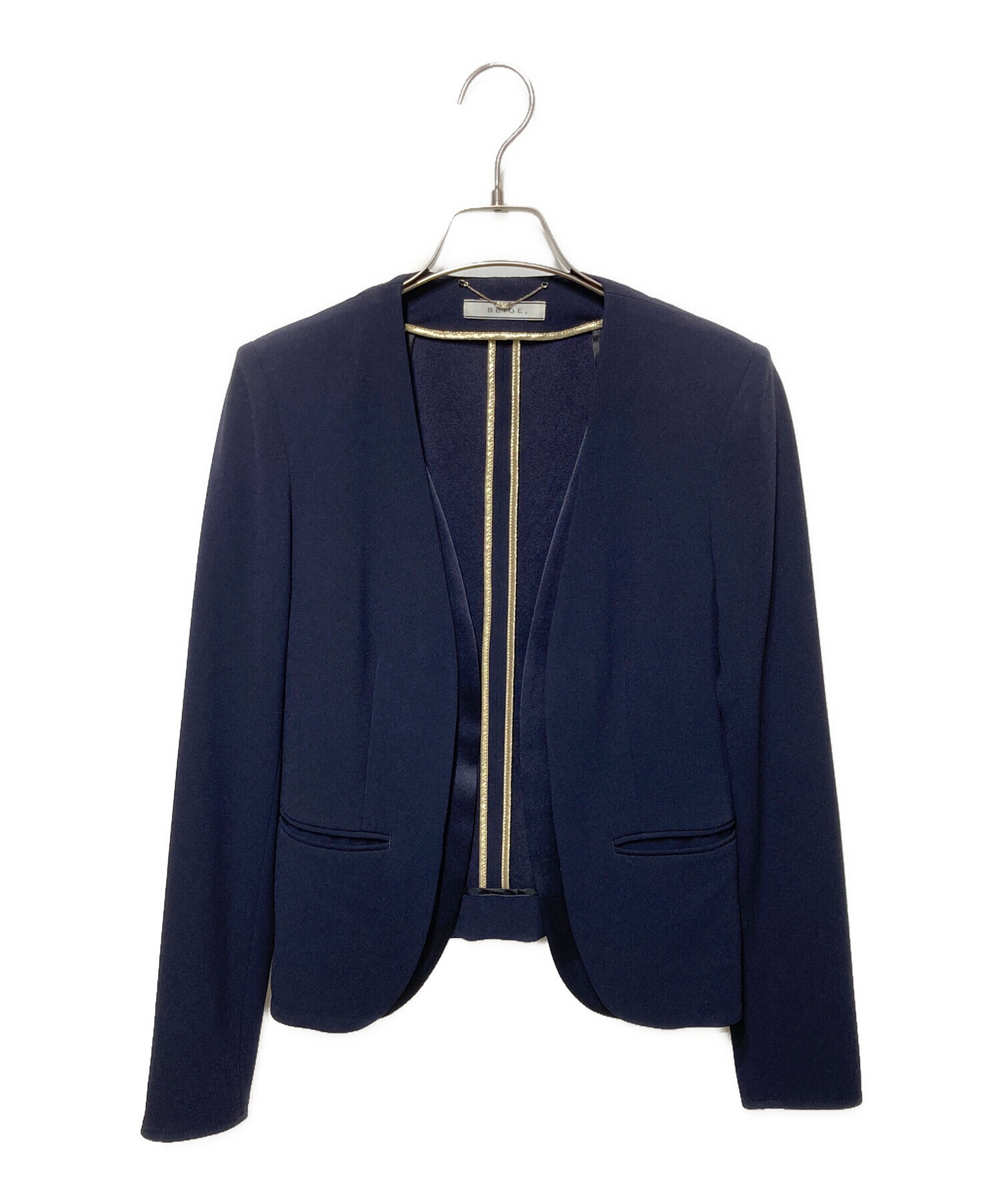 【美品】ベイジ セットアップノーカラー ジャケット CINDY シンディ　紺 中古・古着通販】BEIGE (ベイジ) CINDY ノーカラージャケット ネイビー