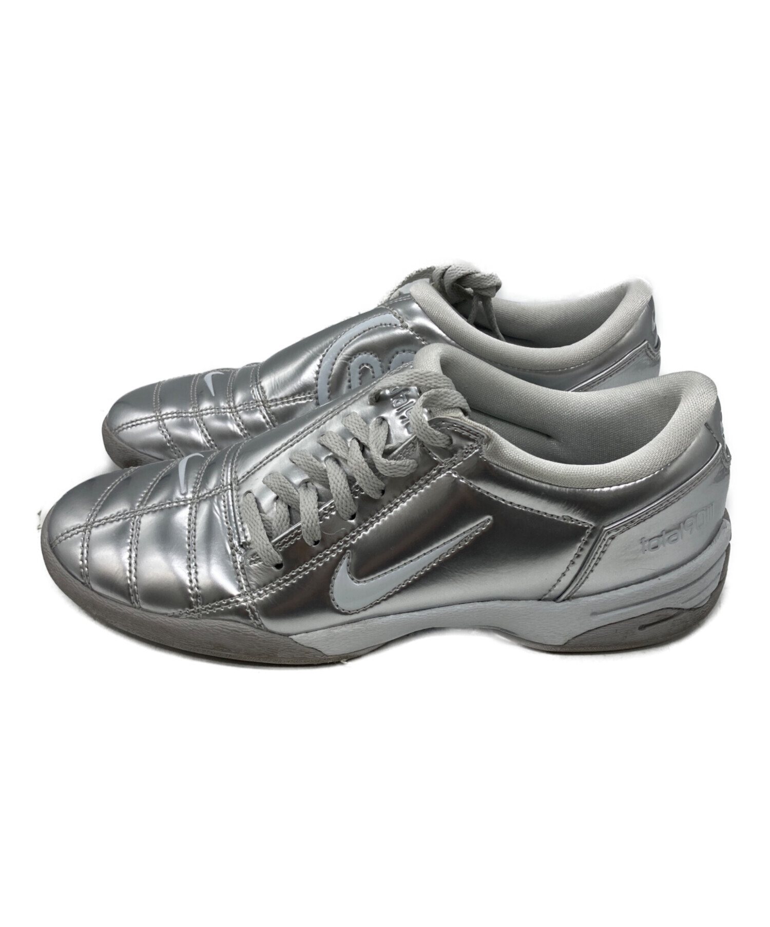 Nike スニーカー シルバー 24cm 中古・古着通販】NIKE (ナイキ) スニーカー シルバー サイズ:24