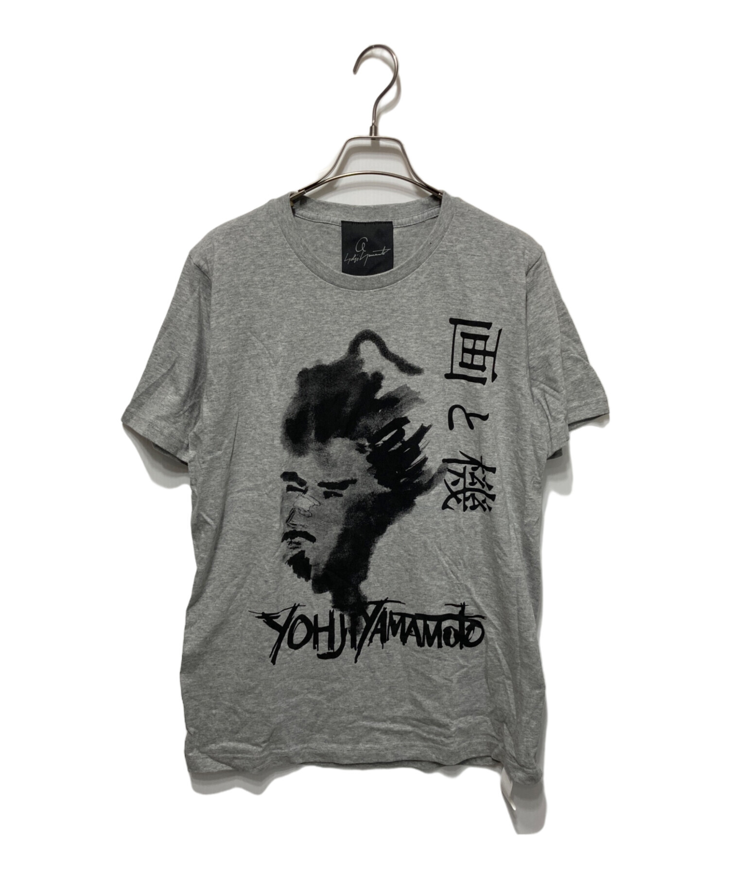 YOHJI YAMAMOTO ヨウジヤマモト Tシャツ・カットソー S 白 【古着】【中古】【送料無料】 中古・古着通販】YOHJI YAMAMOTO (ヨウジヤマモト) 画と機 プリントT