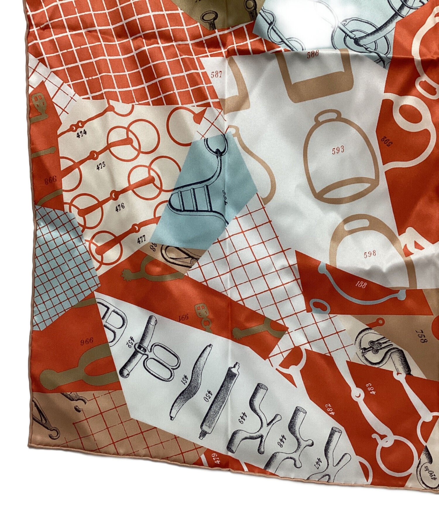 HERMES スカーフ フェザー柄 オレンジ 中古・古着通販】HERMES (エルメス) スカーフ ホワイト×オレンジ