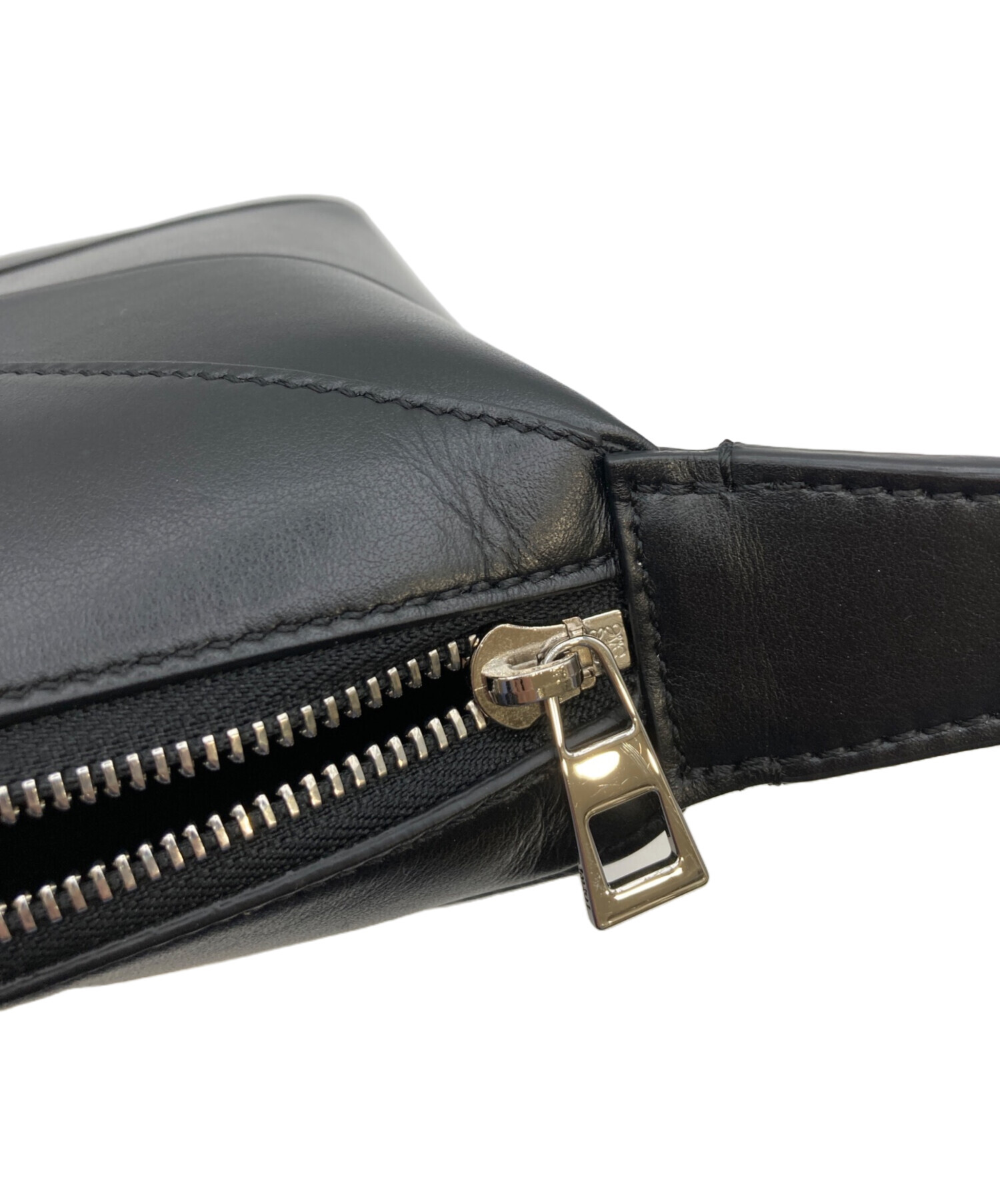 新品未使用【LOEWE】パズルフォルド ポーチ ブラック パズルフォルド ポーチ（シャイニーナパカーフ） ブラック - ロエベ