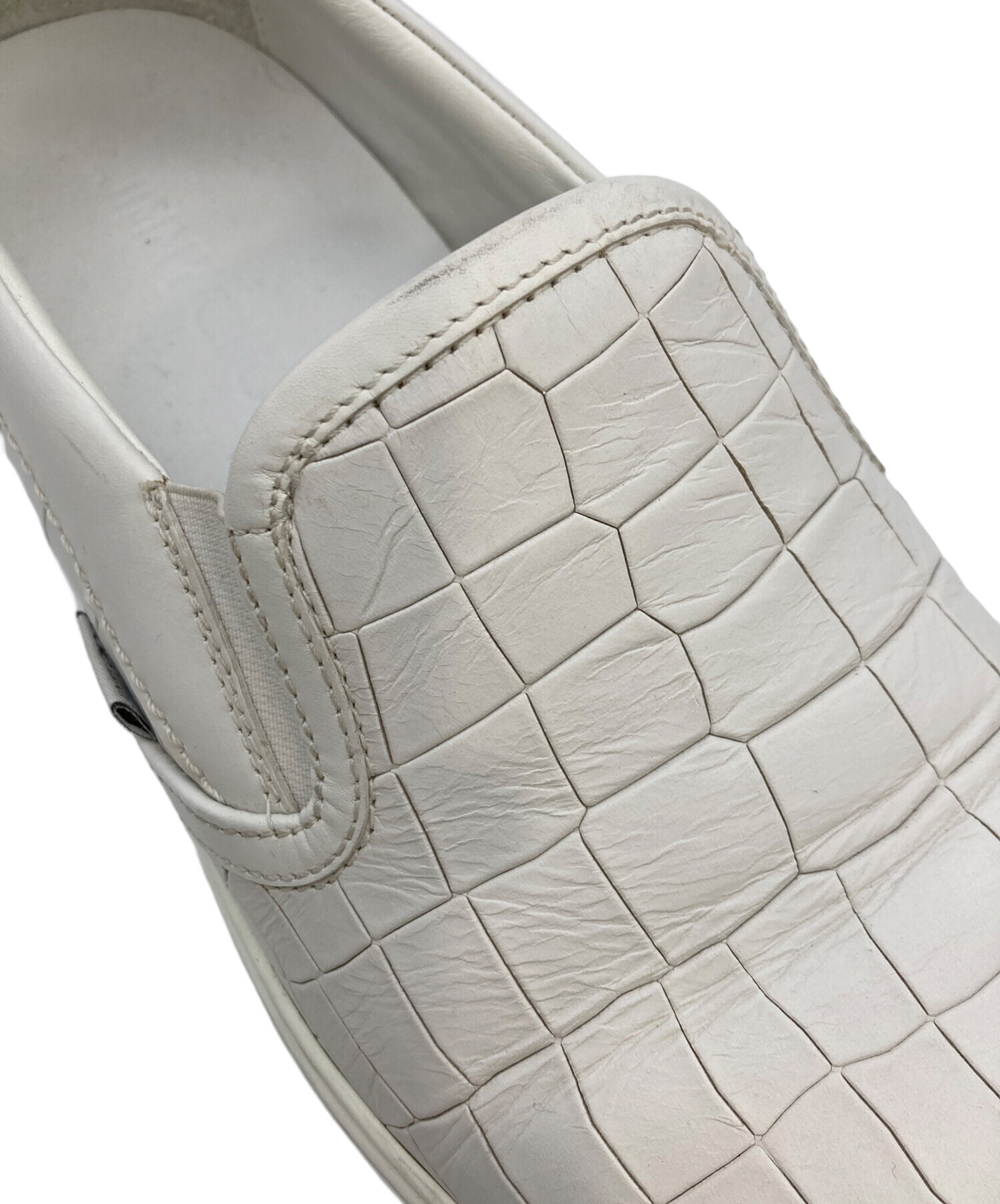 中古・古着通販】JIMMY CHOO (ジミーチュウ) 型押しスリッポン