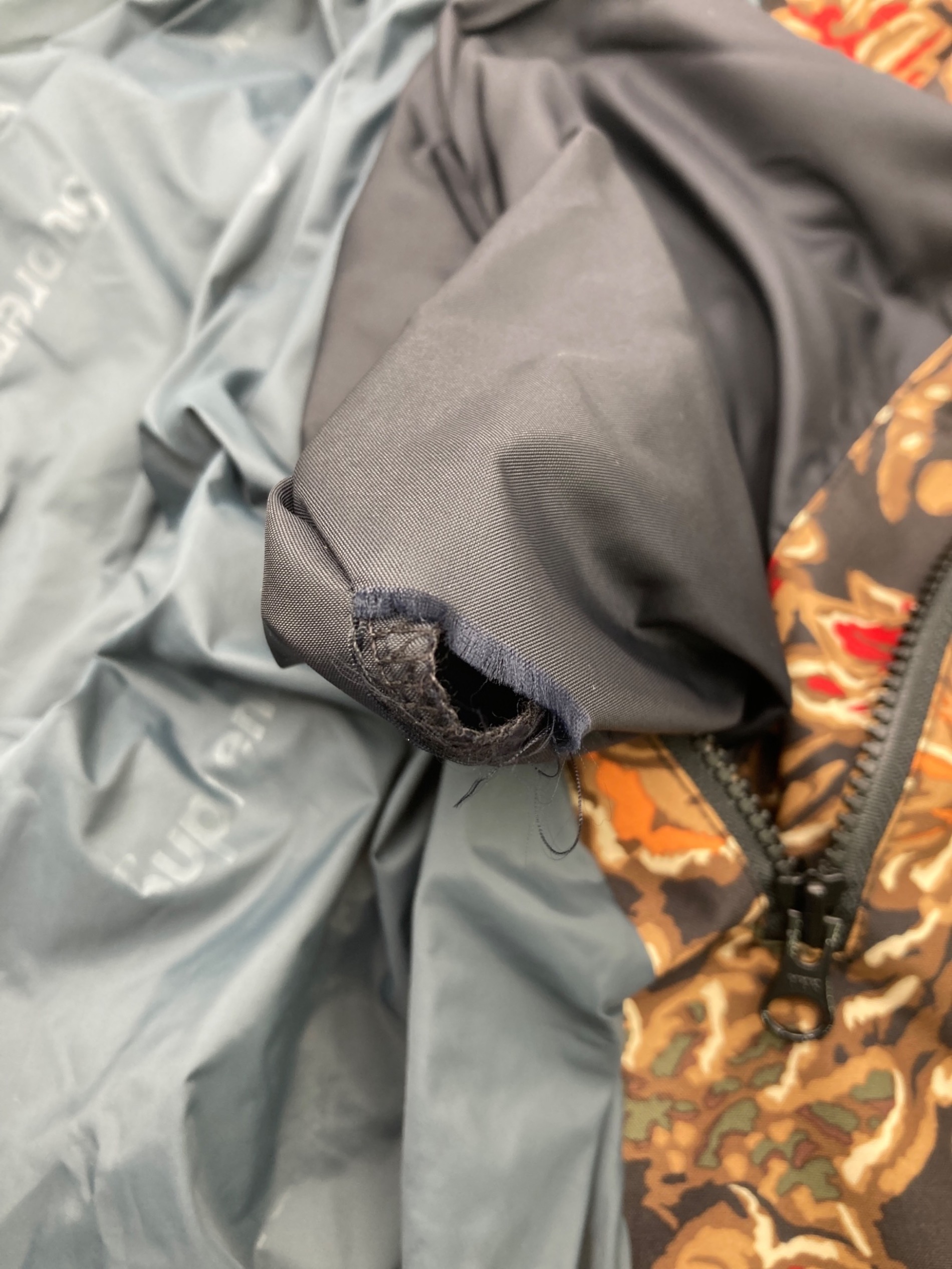 中古・古着通販】SUPREME (シュプリーム) GORE-TEX Court Jacket