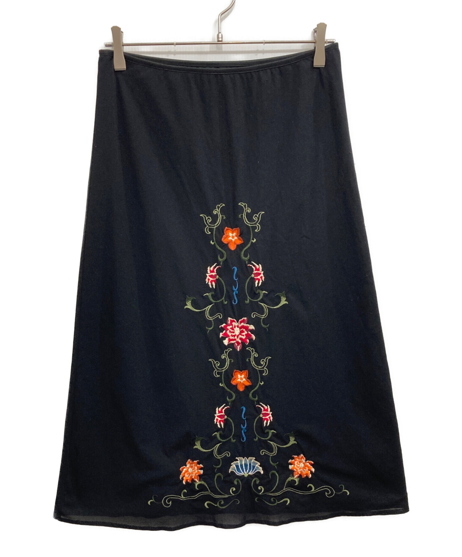 新品タグ付き！ VIVIENNE TAM ヴィヴィアンタム スカート　変形　38 中古・古着通販】VIVIENNE TAM (ヴィヴィアンタム) 花柄刺繍スカート