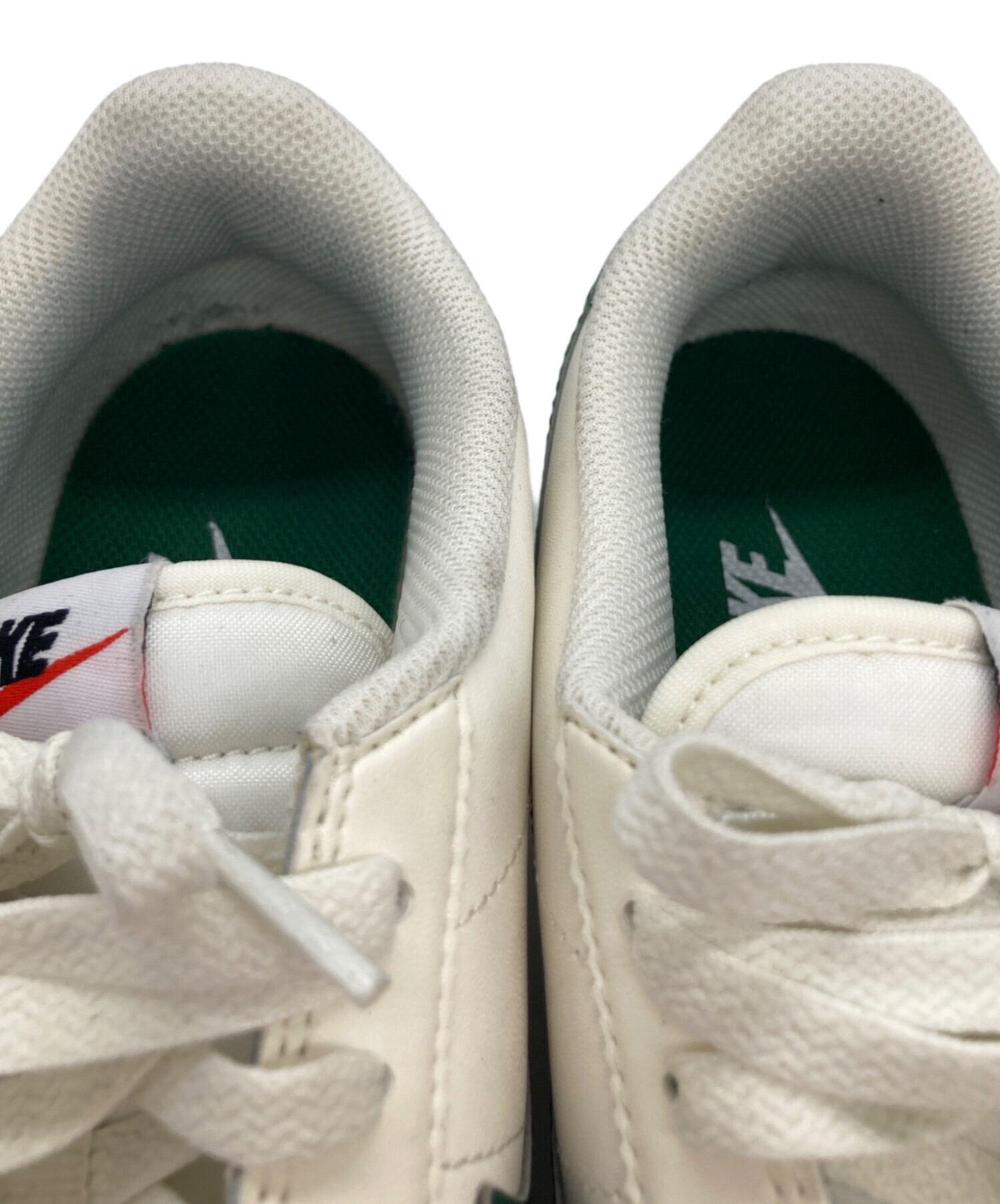 中古・古着通販】NIKE (ナイキ) スニーカー ホワイト×グリーン サイズ