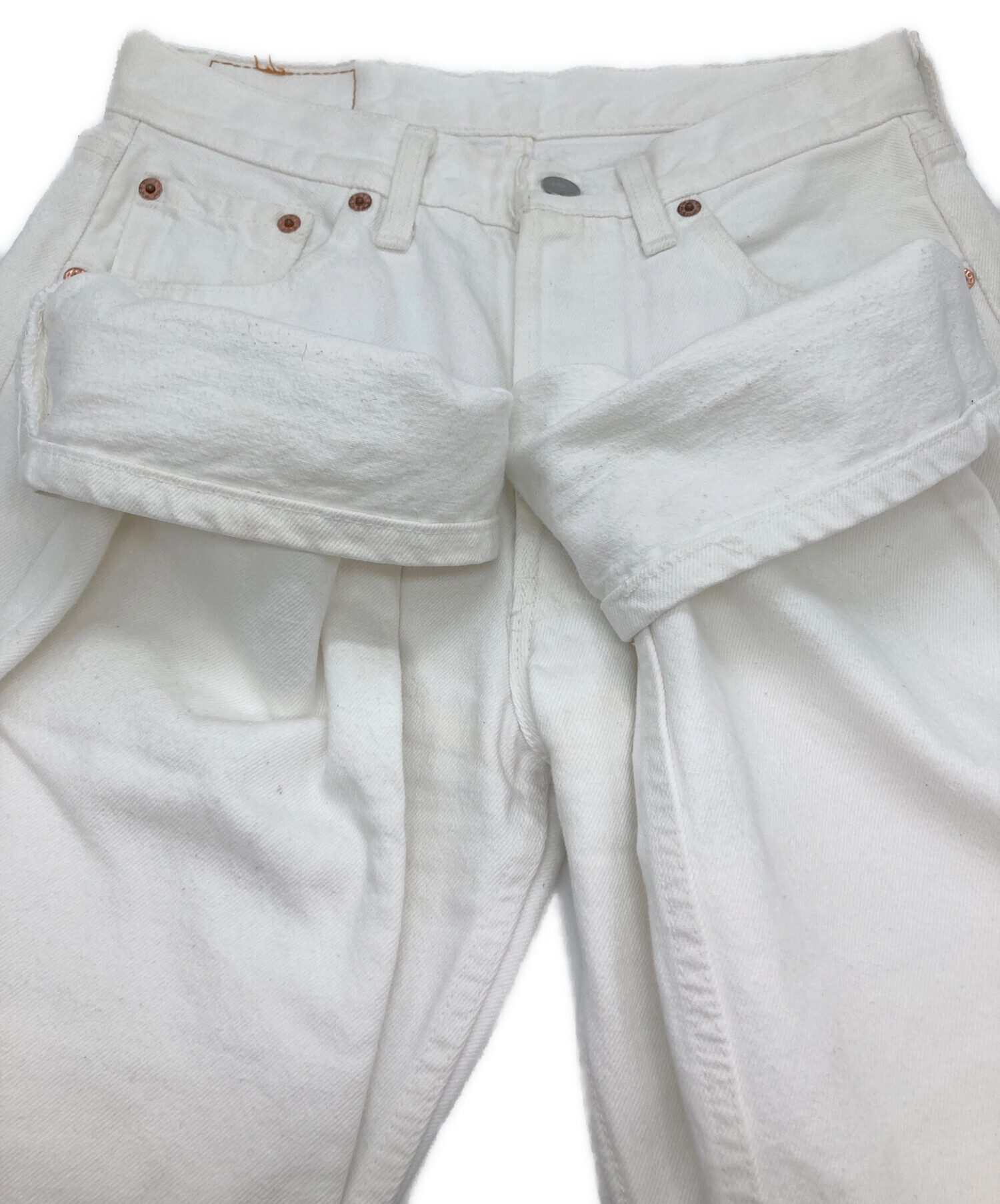 中古・古着通販】LEVI'S (リーバイス) デニムパンツ ホワイト サイズ