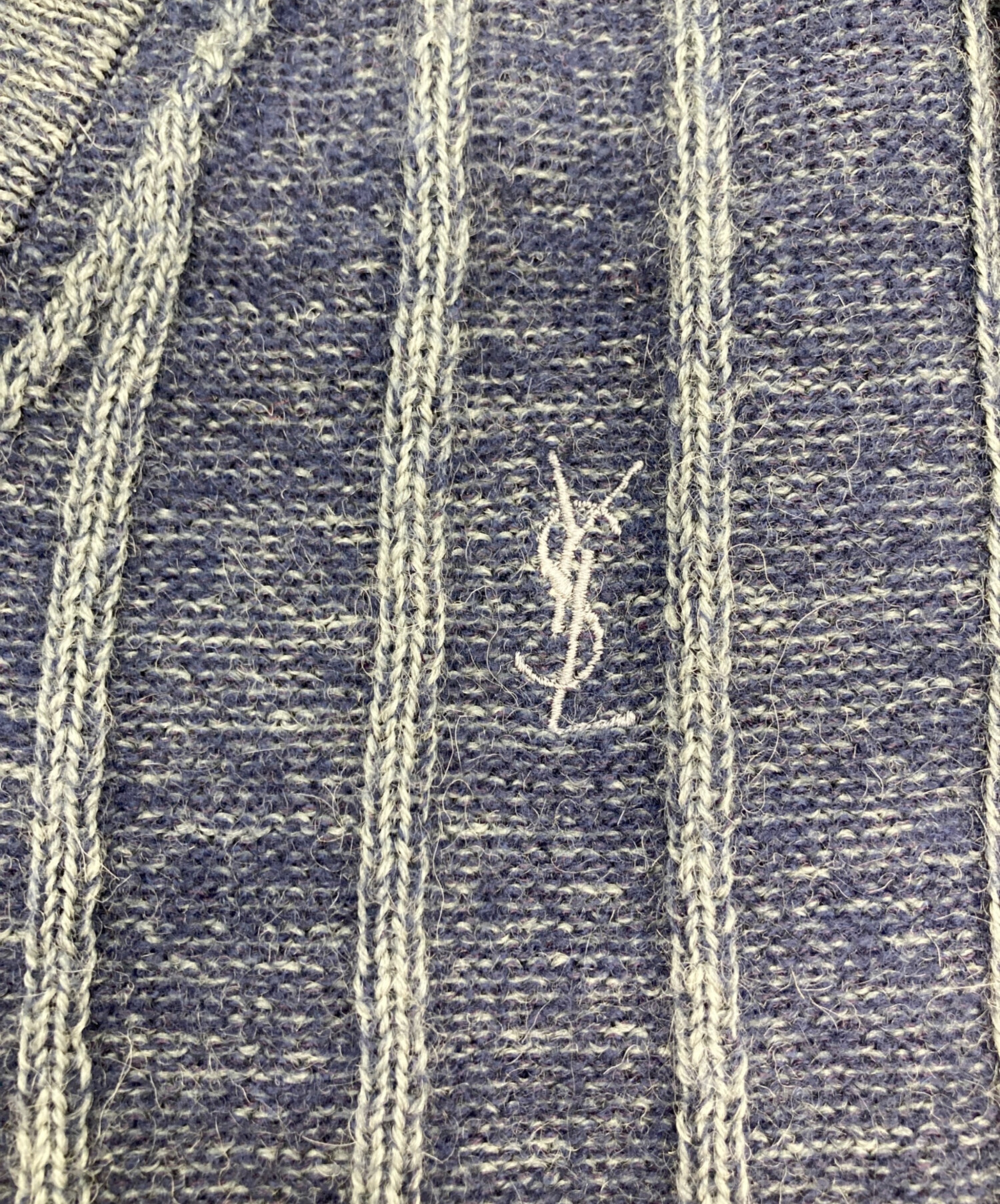 YVES SAINT LAURENT イヴサンローラン 90s Vネックニット 中古・古着通販】Yves Saint Laurent (イヴサンローラン) Vネック