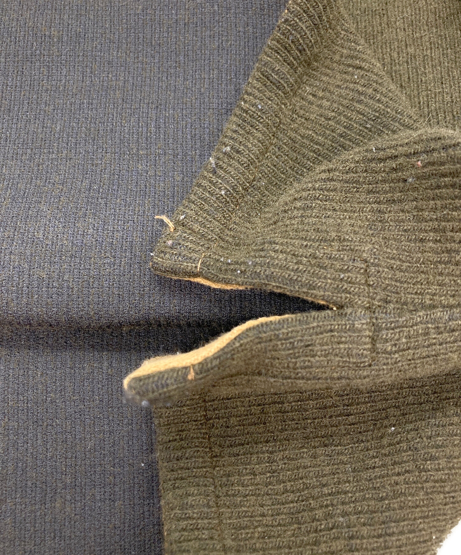 ストーンアイランド　ニット　カーキ　S STONE ISLAND ストーンアイランド ニット・セーター S カーキ