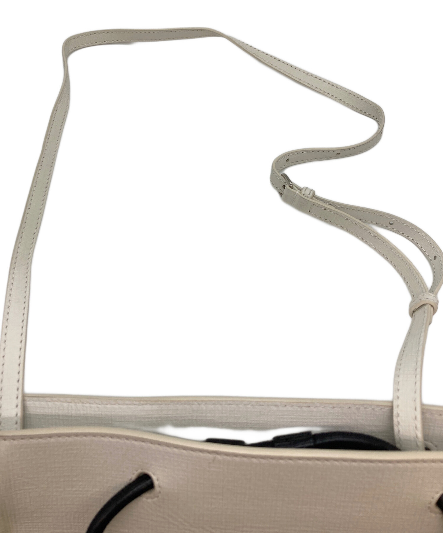 BALENCIAGA バレンシアガ ショルダーバッグ - 白 【古着】【中古】 BALENCIAGA - BALENCIAGA バレンシアガ ショルダーバッグ 白 【古着