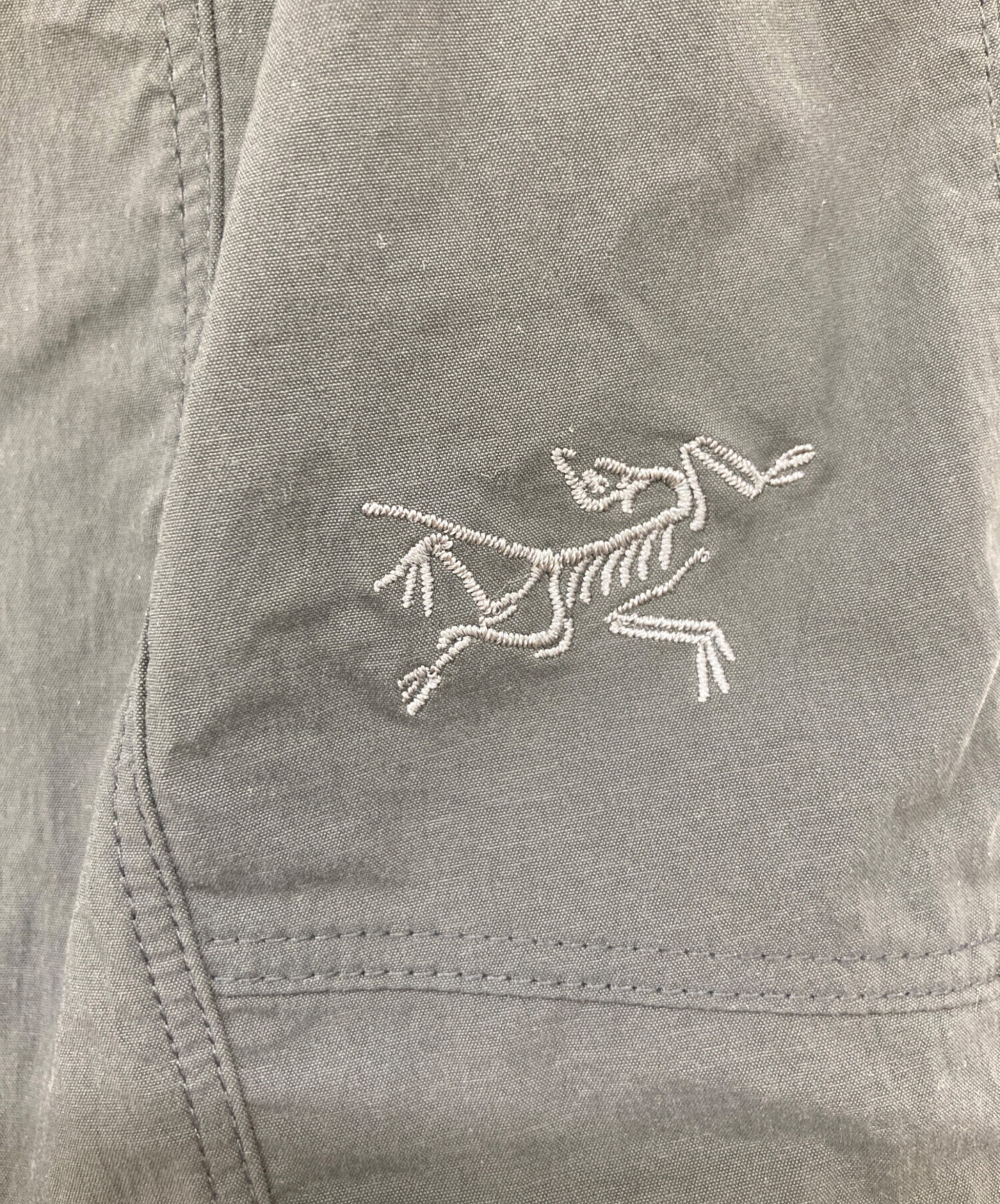 中古・古着通販】ARC'TERYX (アークテリクス) ナイロンパンツ グレー