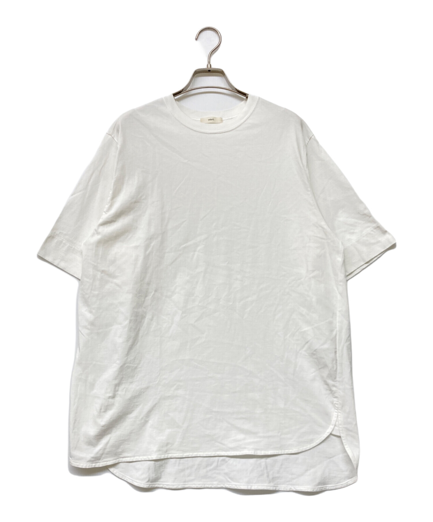 中古・古着通販】YORI (ヨリ) ヘムラウンドハーフロゴTee