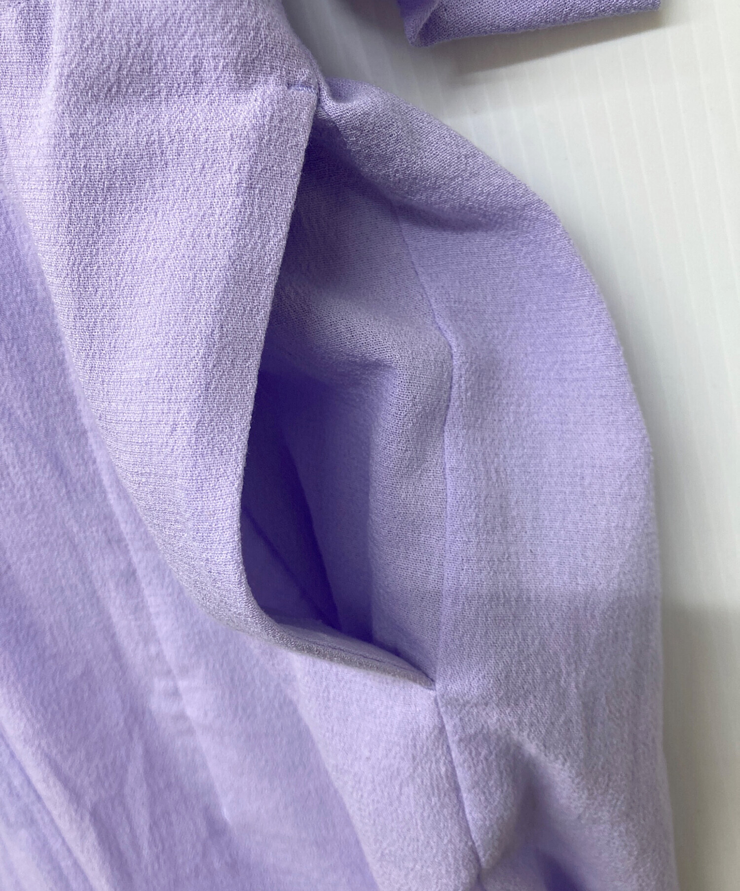 中古・古着通販】mame kurogouchi (マメクロゴウチ) Crepe Deep V-Neck