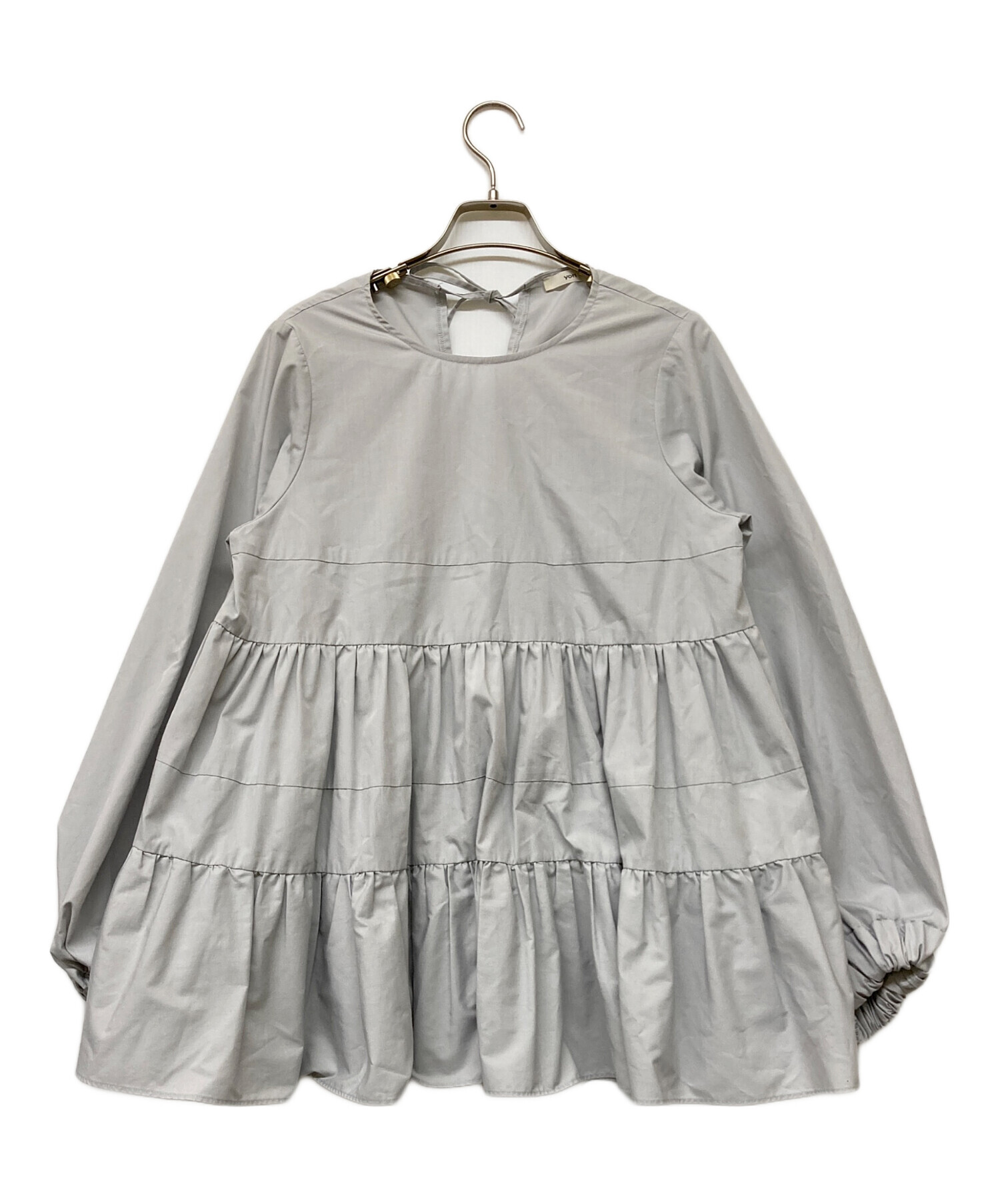 美品　ヨリ yori ぬくぬくティアードフリルブラウス　ヘム　ライトグレー 中古・古着通販】YORI (ヨリ) 22SS ティアードロングブラウス グレー