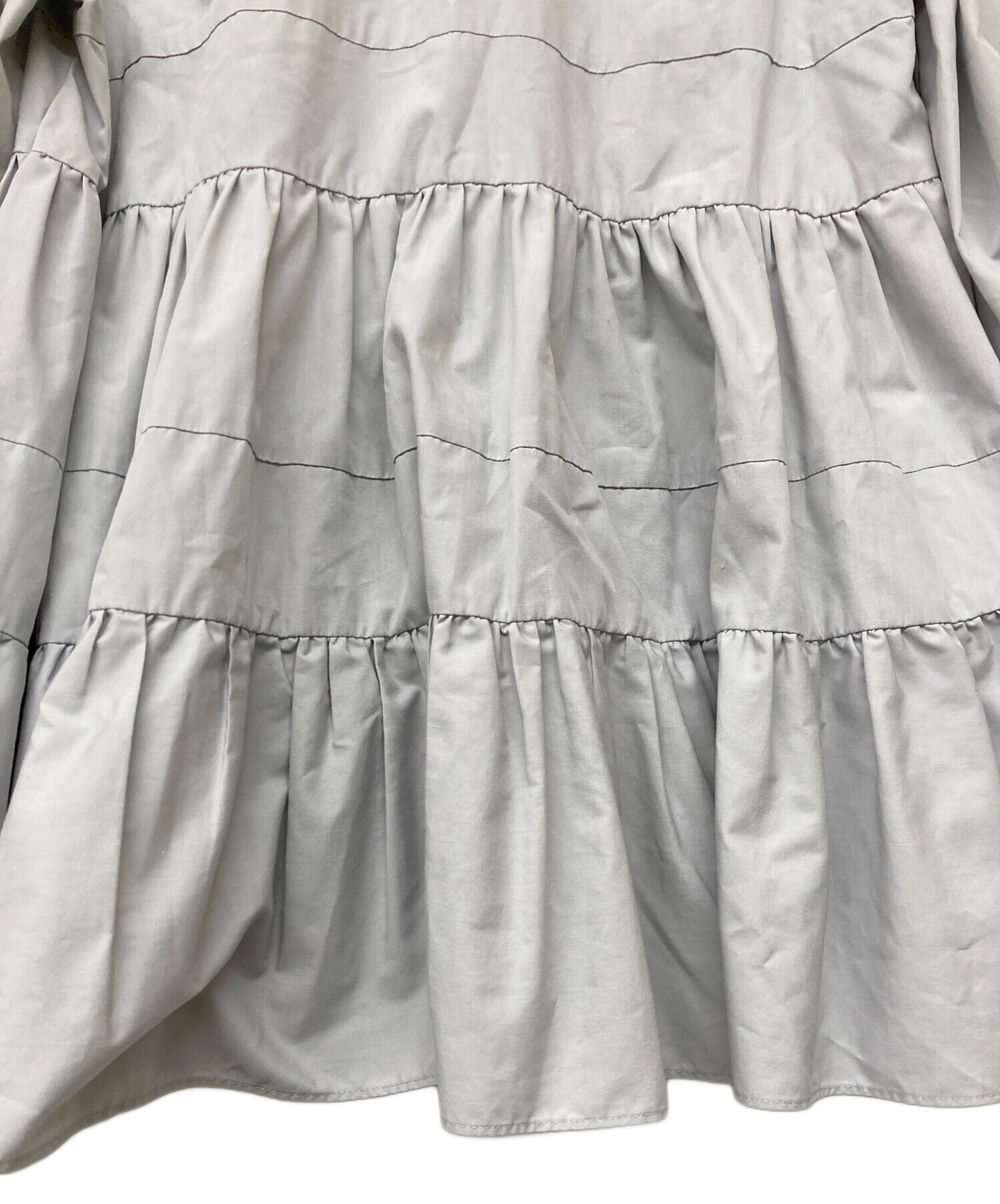yori ぬくぬくティアードトップス 長袖36 中古・古着通販】YORI (ヨリ) 22SS ティアードロングブラウス グレー