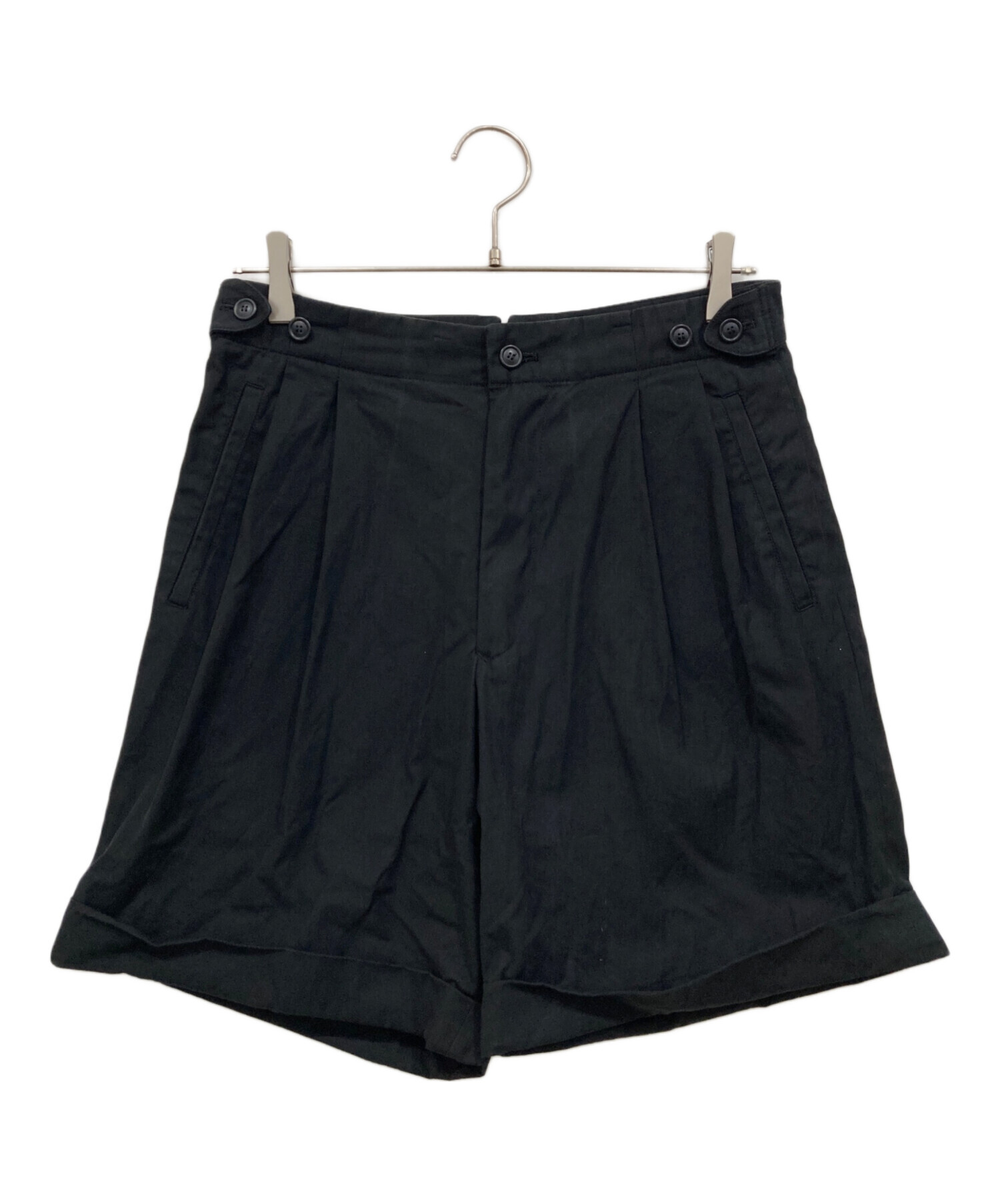 イッセイミヤケ　黒ハーフパンツ訳あり 中古・古着通販】ISSEY MIYAKE (イッセイミヤケ) 2タックハーフパンツ