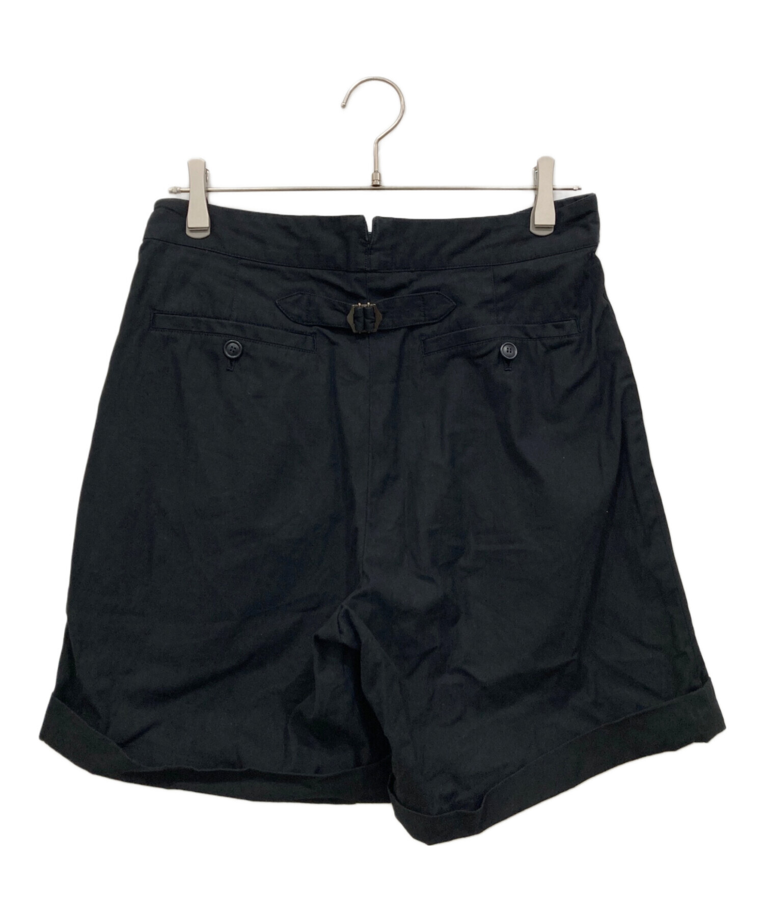 イッセイミヤケ　黒ハーフパンツ訳あり 中古・古着通販】ISSEY MIYAKE (イッセイミヤケ) 2タックハーフパンツ