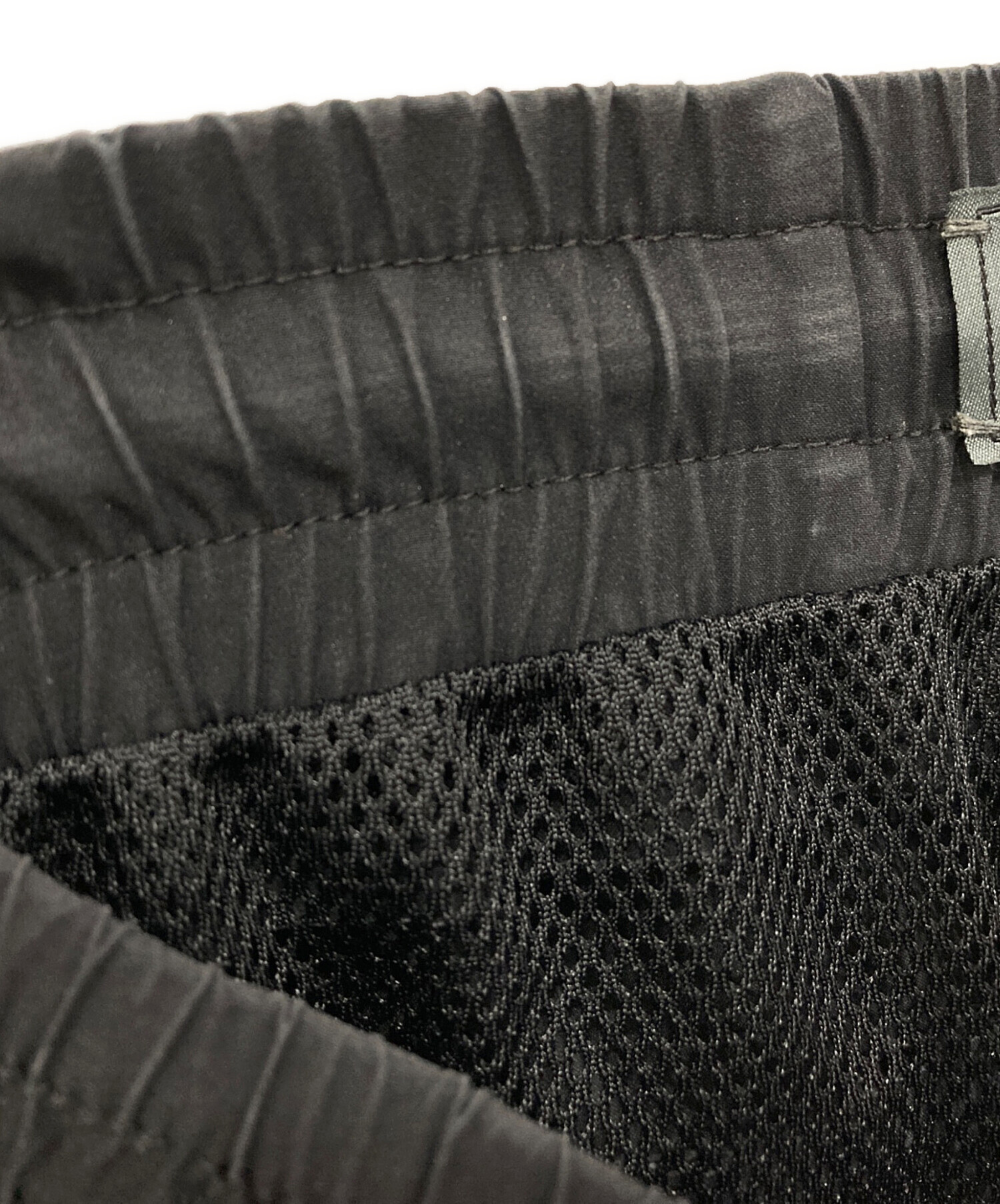 KITH ナイロンパンツ ブラック L 美品 中古・古着通販】KITH (キス) ナイロンハーフパンツ ブラック サイズ:M