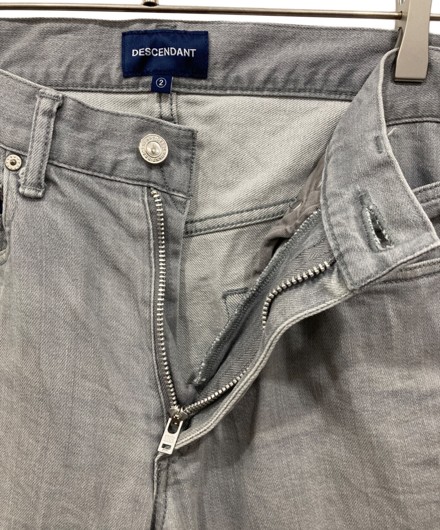 中古・古着通販】DESCENDANT (ディセンダント) デニムパンツ グレー