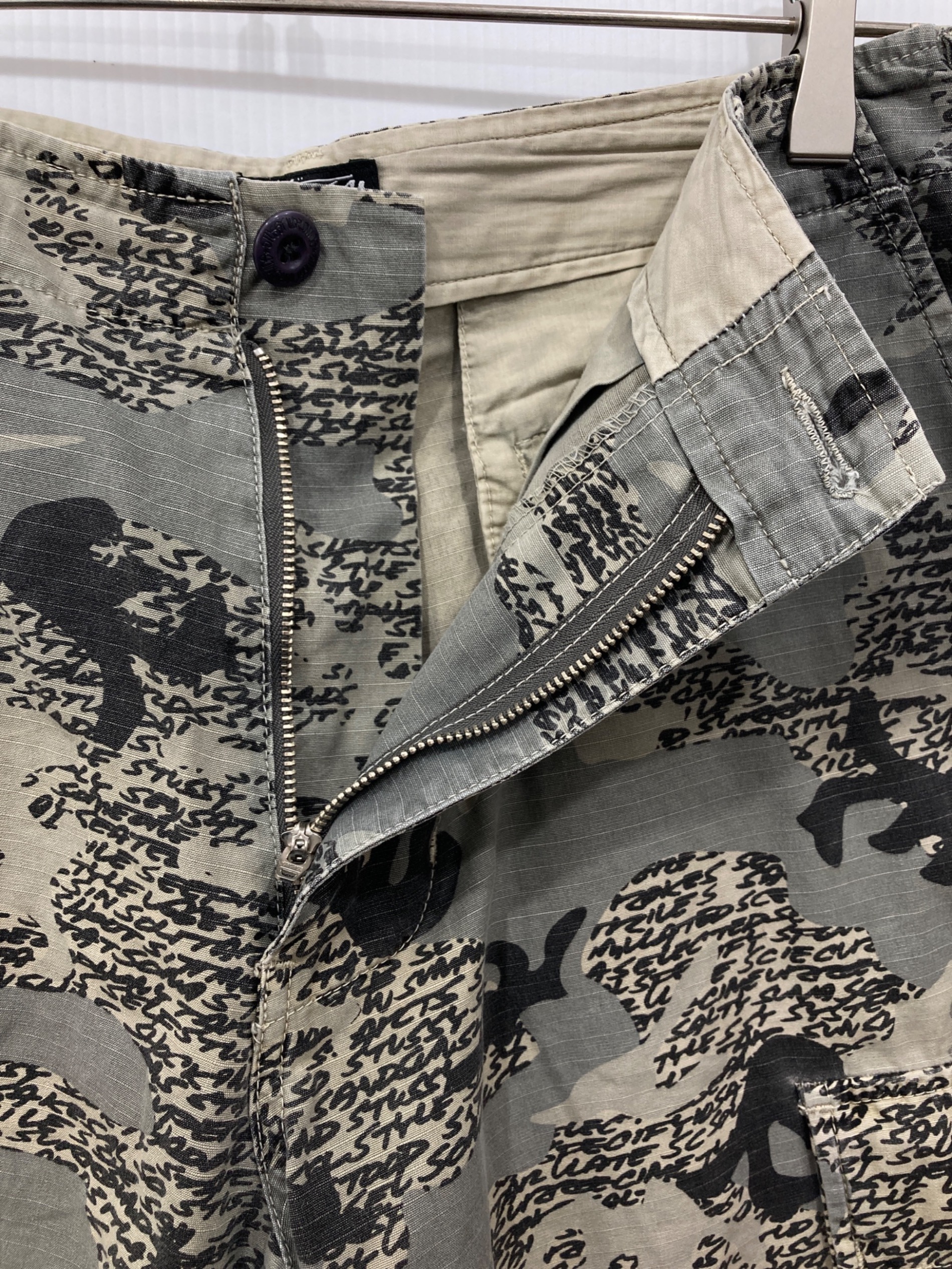 中古・古着通販】stussy (ステューシー) カモフラカーゴショーツ