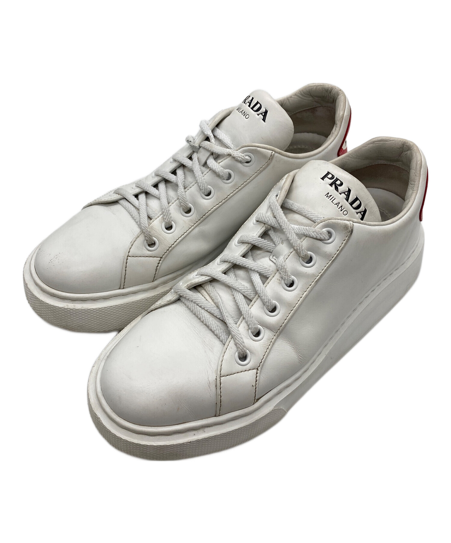 中古・古着通販】PRADA (プラダ) ハートロゴパッチスニーカー ホワイト 